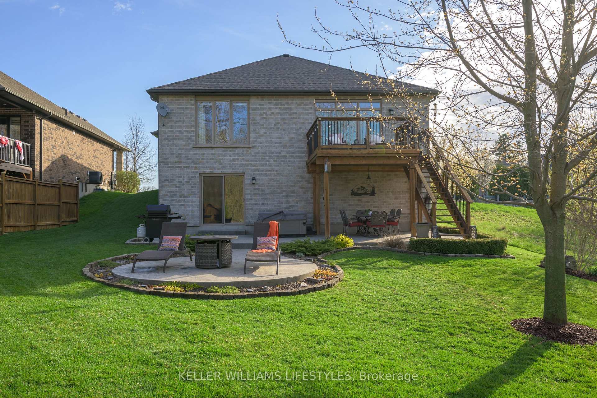 Photo 10 of 675 Bennett Crescent, Strathroy-Caradoc, Mount Brydges — HOMEH