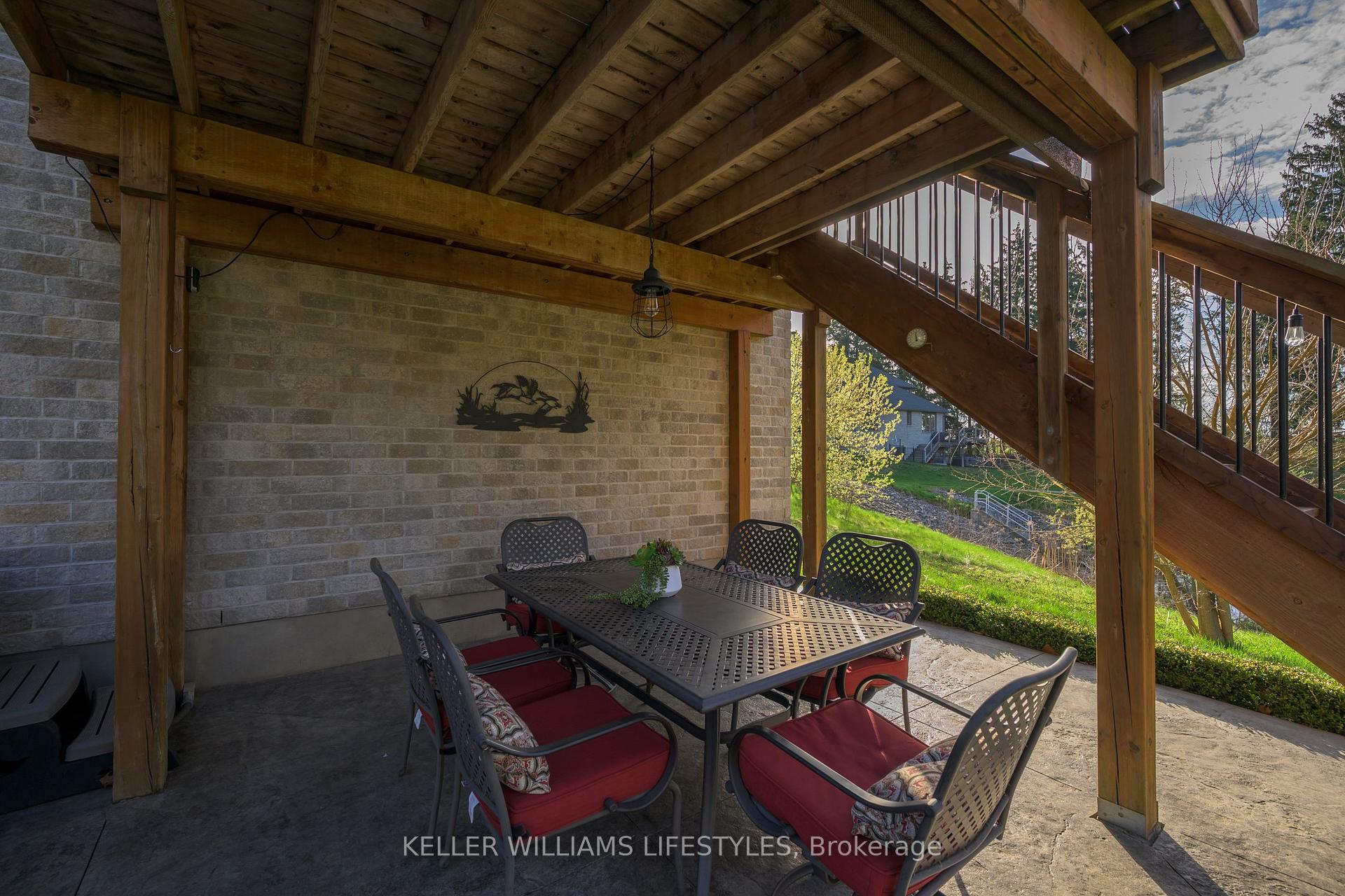 Photo 12 of 675 Bennett Crescent, Strathroy-Caradoc, Mount Brydges — HOMEH