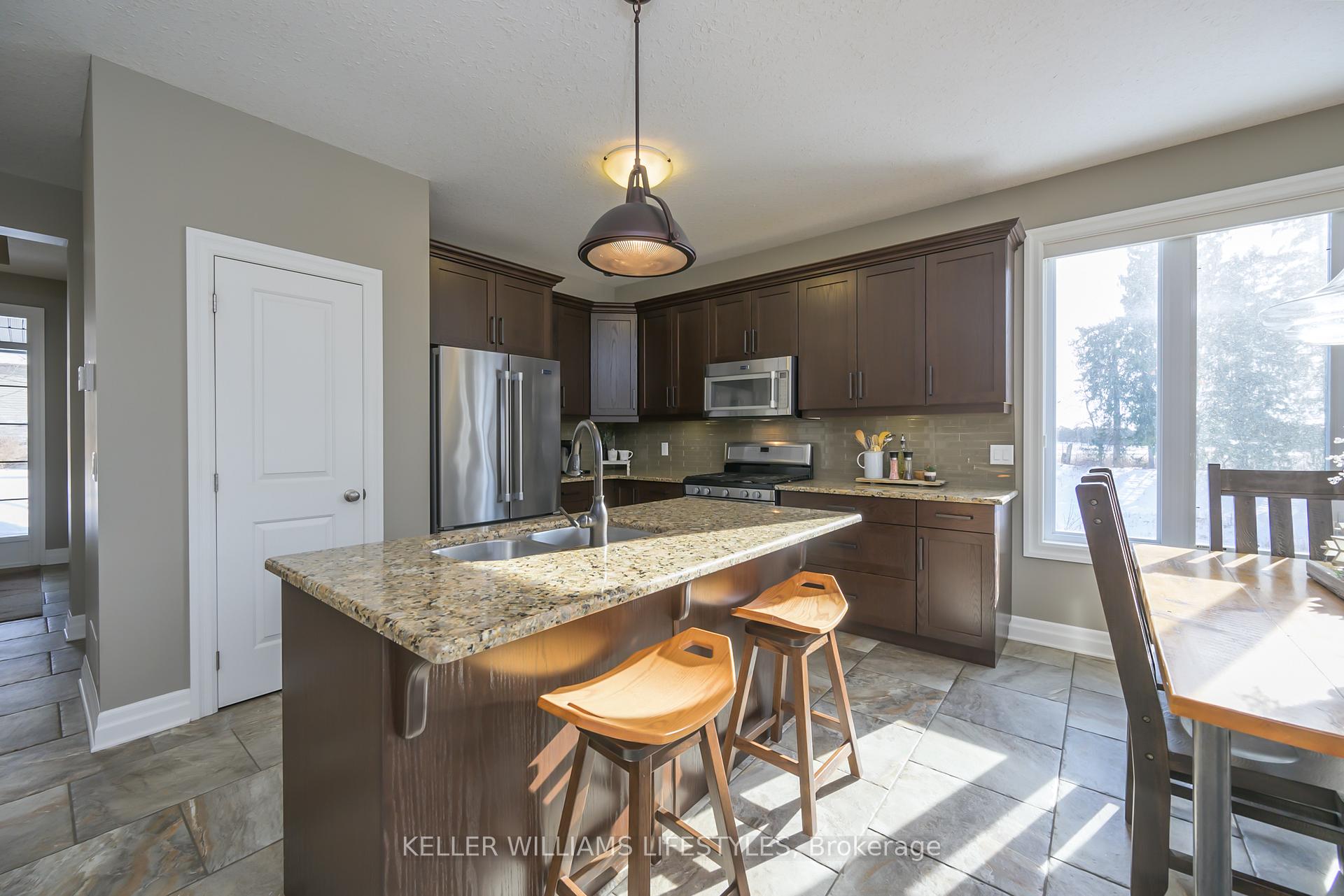 Photo 19 of 675 Bennett Crescent, Strathroy-Caradoc, Mount Brydges — HOMEH