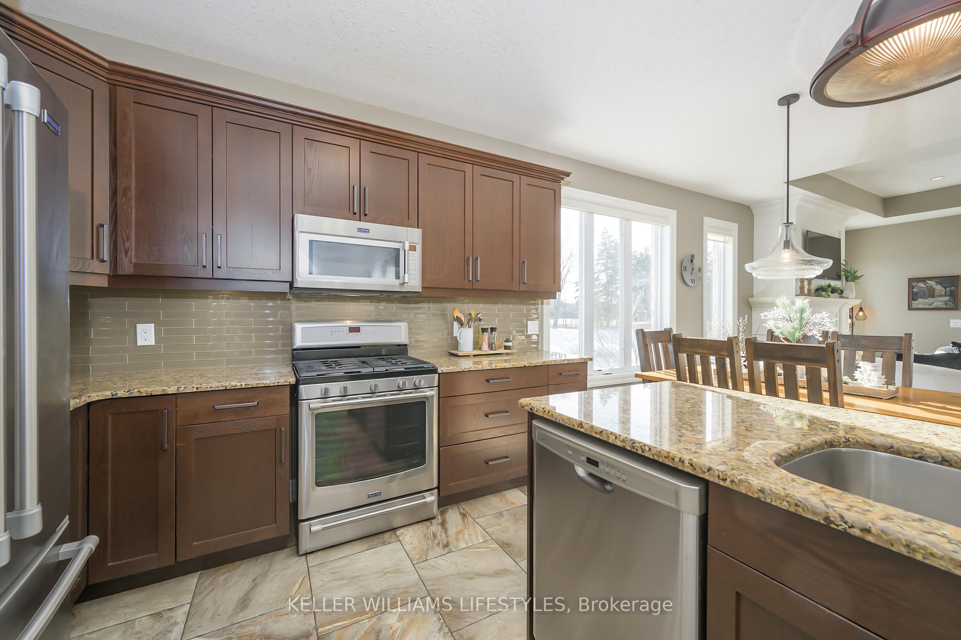 Photo 20 of 675 Bennett Crescent, Strathroy-Caradoc, Mount Brydges — HOMEH