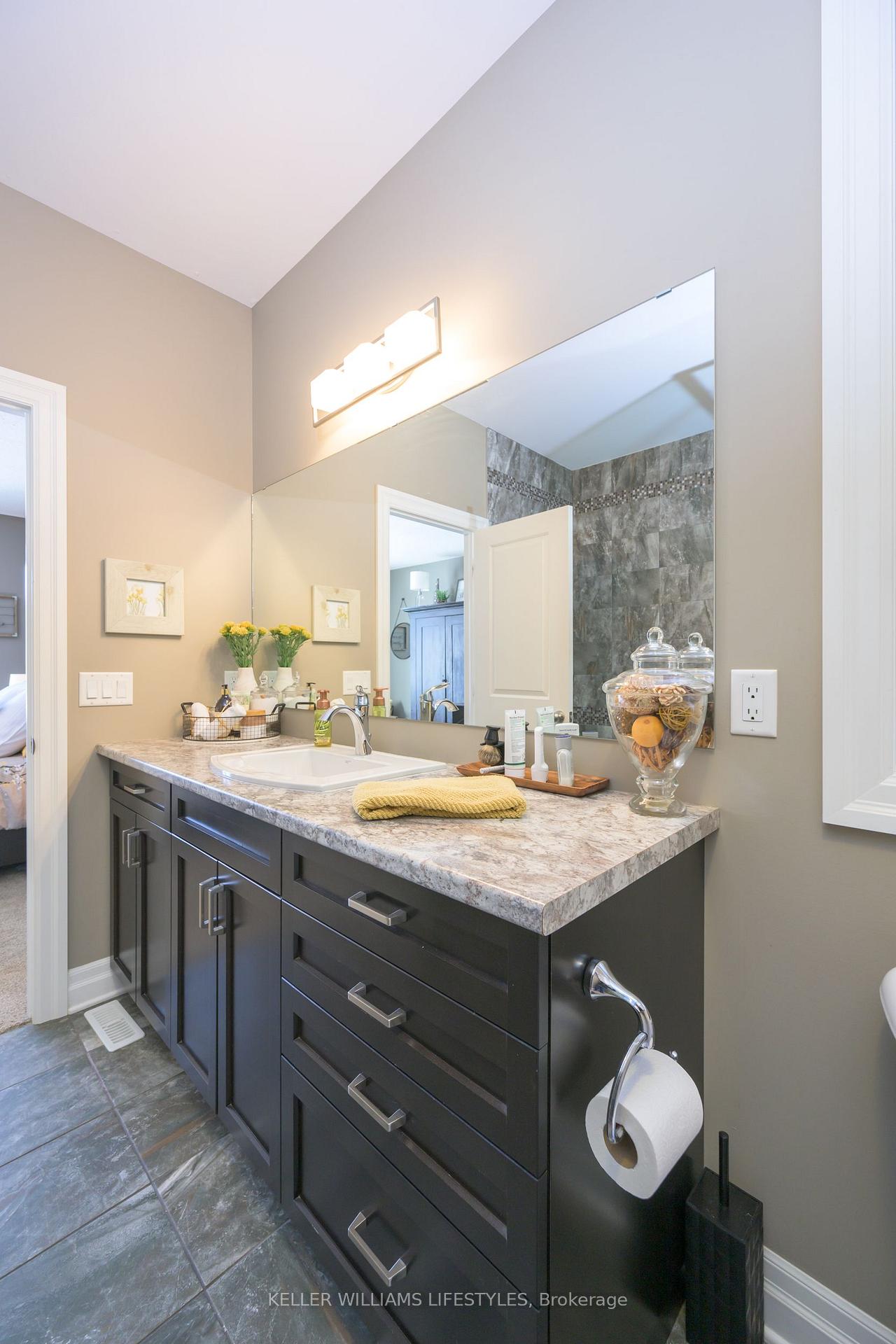 Photo 32 of 675 Bennett Crescent, Strathroy-Caradoc, Mount Brydges — HOMEH