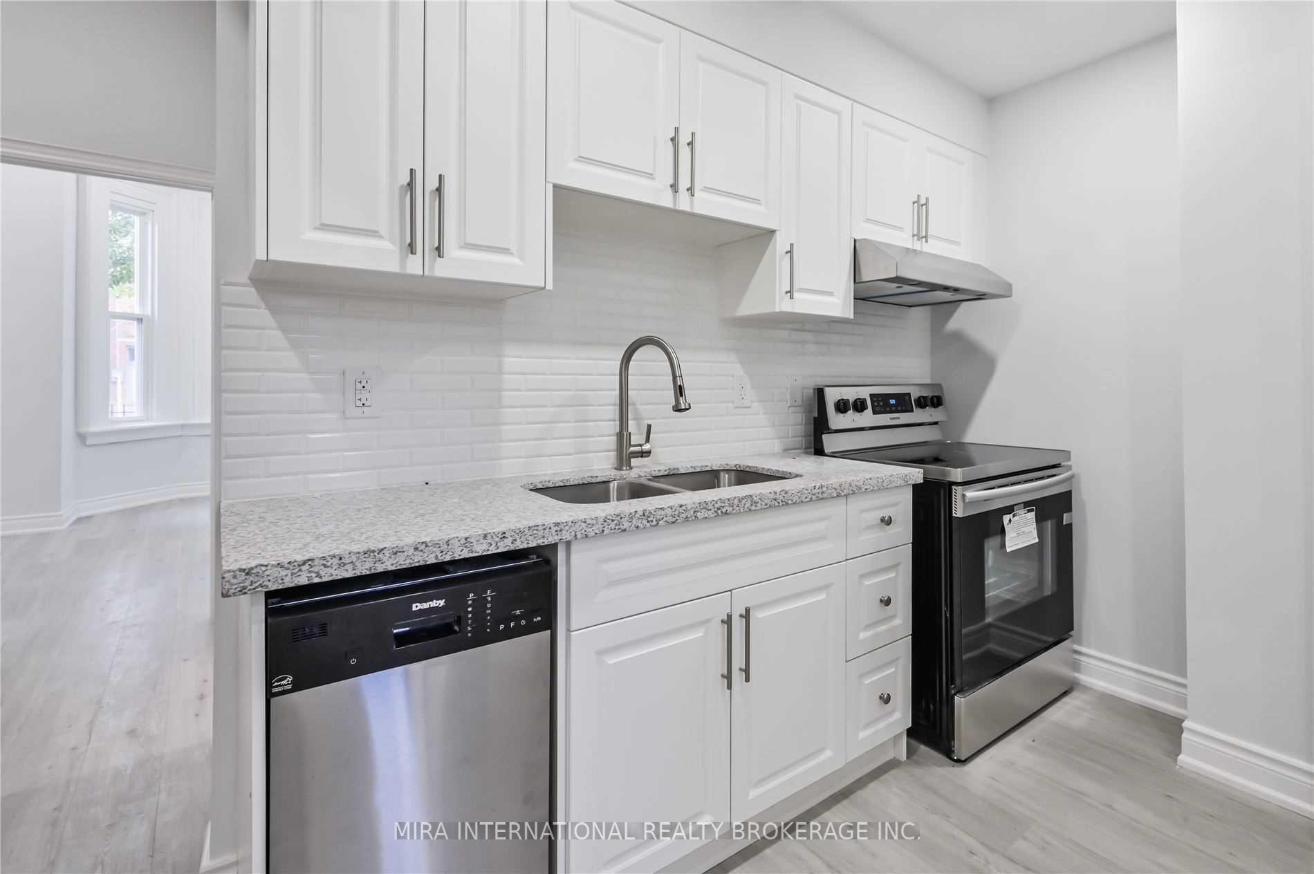 Photo 4 of Unit 101, 414 Dundas Street E, Toronto, Moss Park — HOMEH