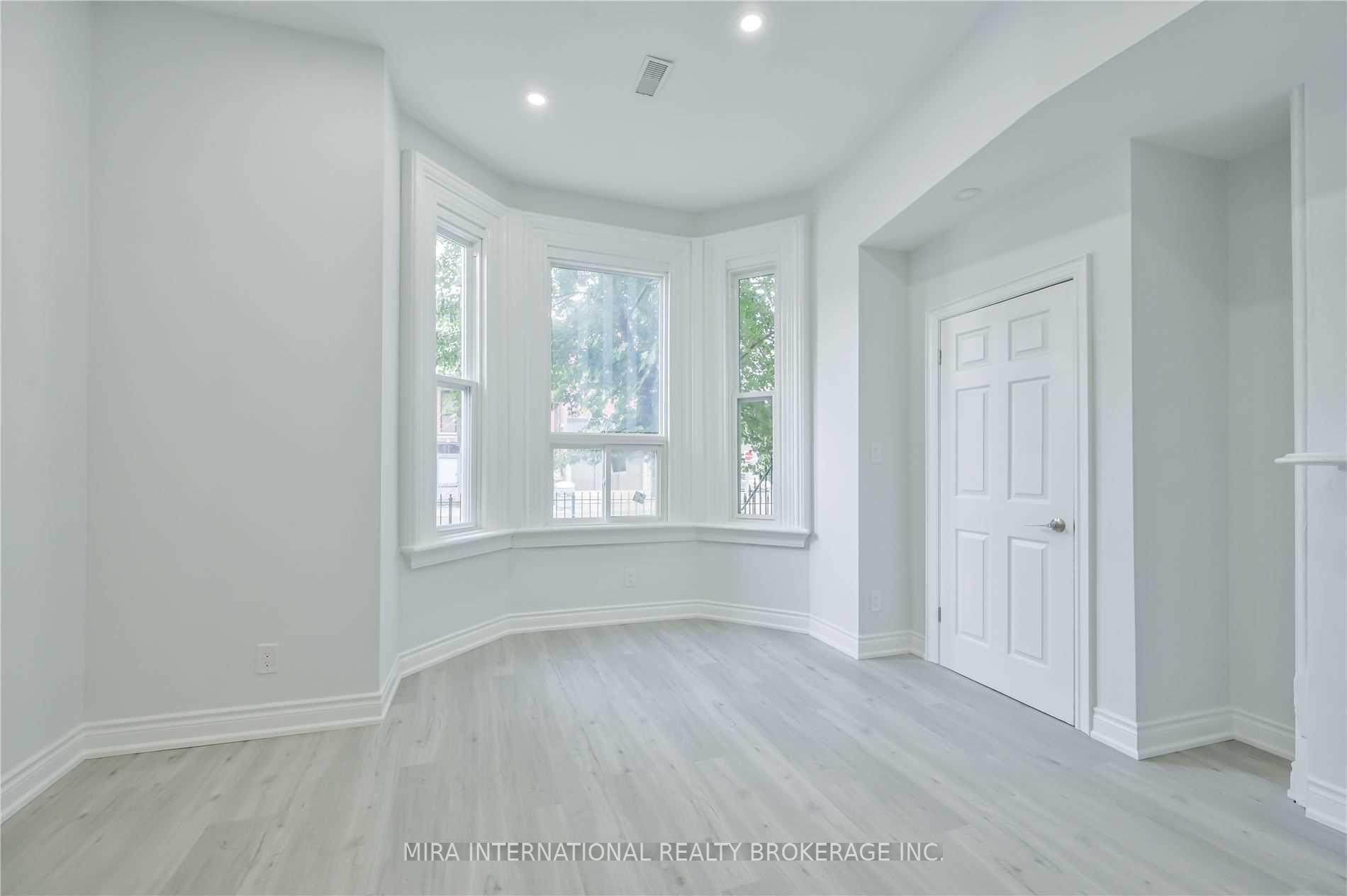 Photo 8 of Unit 101, 414 Dundas Street E, Toronto, Moss Park — HOMEH