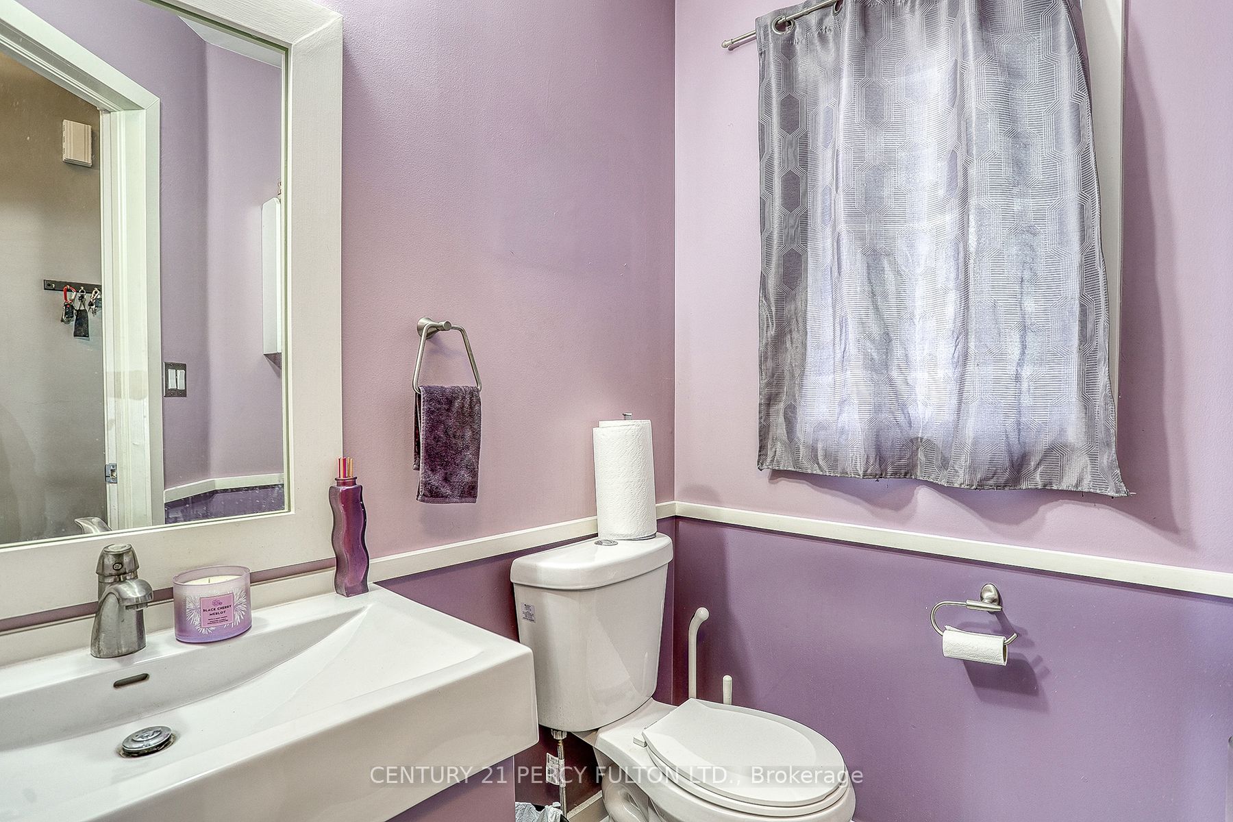 Photo 17 of 1692 Woodgate Trail, Oshawa, Samac — HOMEH
