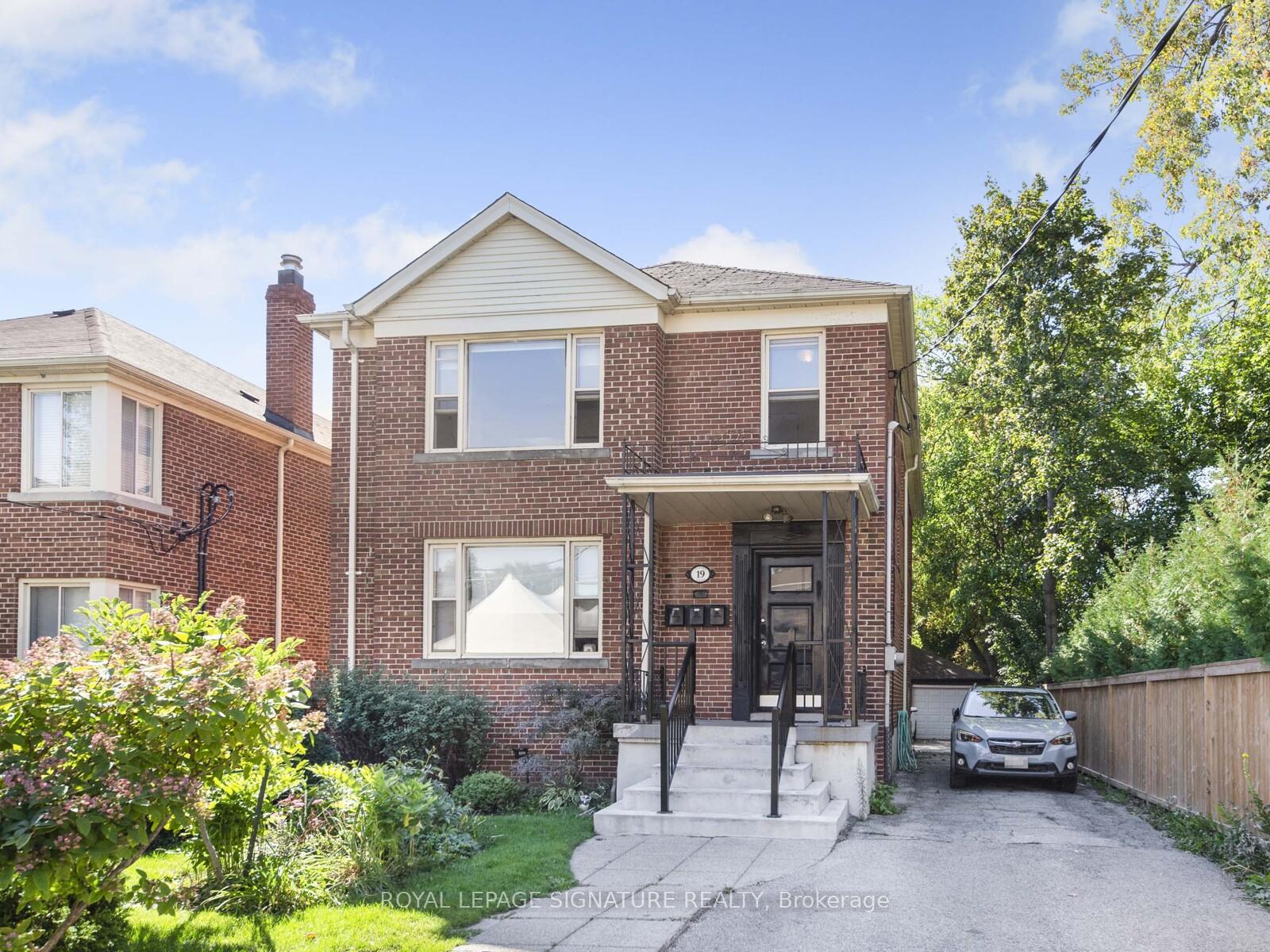 Front of Unit Upper, 19 Warwick Avenue