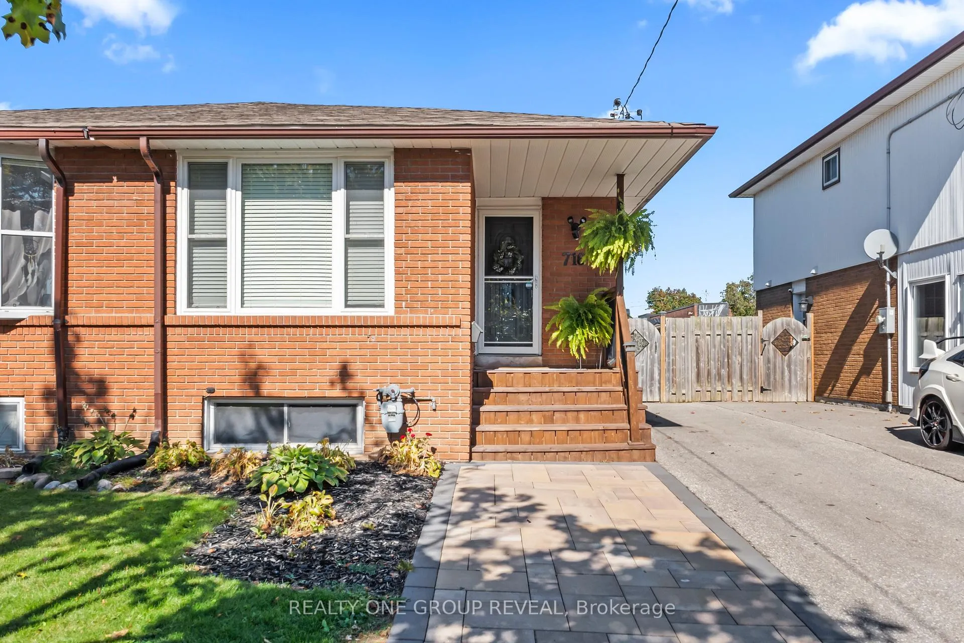 Photo 1 of 716 Kenora Avenue, Oshawa, Lakeview — HOMEH