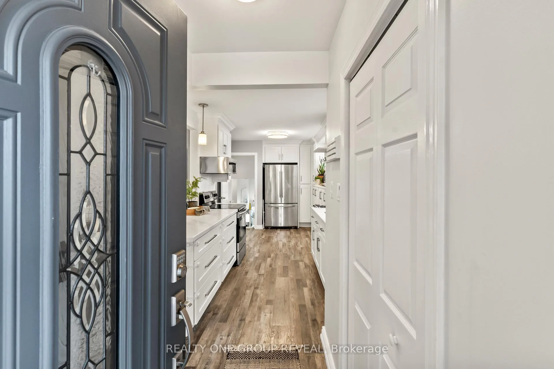 Photo 3 of 716 Kenora Avenue, Oshawa, Lakeview — HOMEH