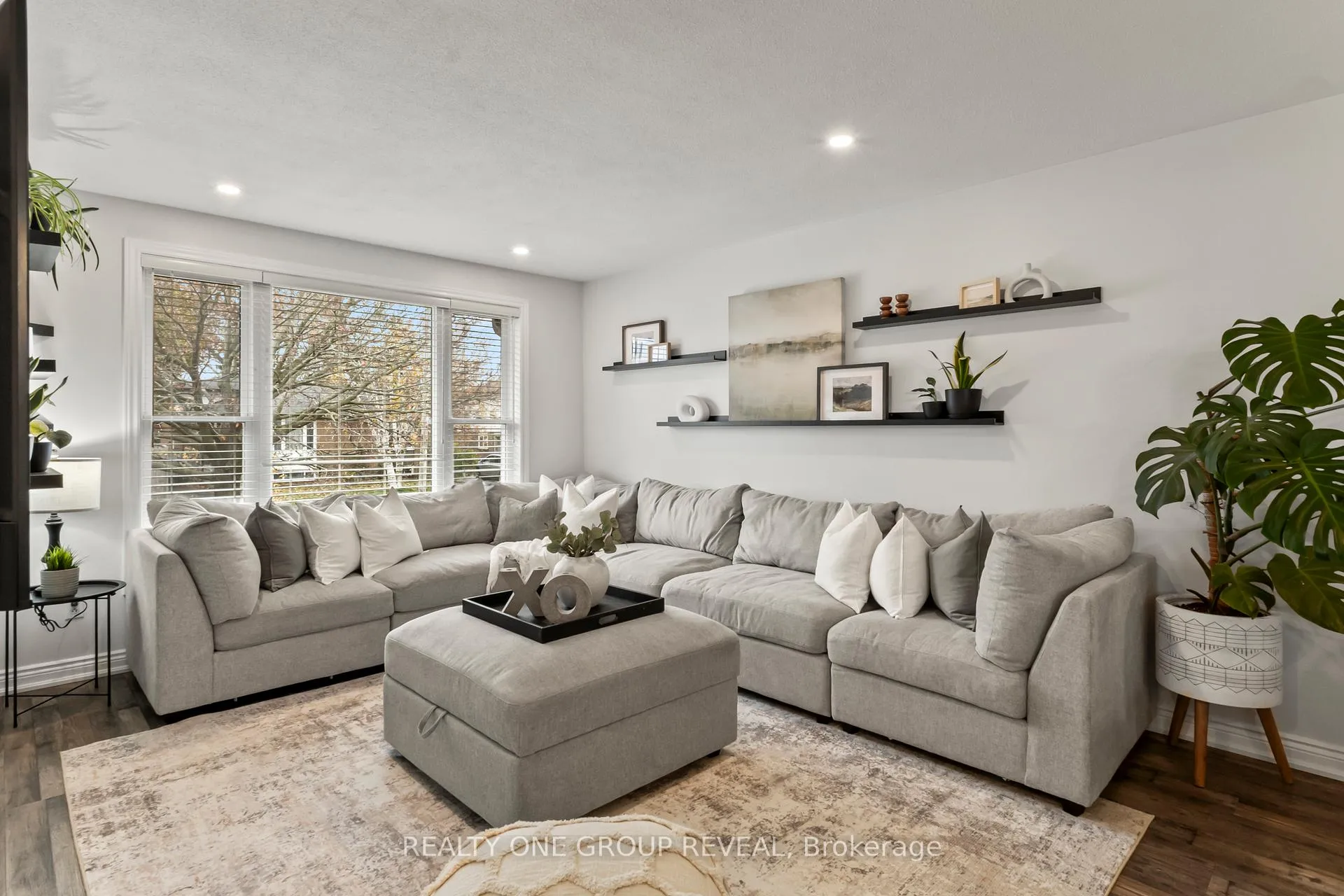 Photo 5 of 716 Kenora Avenue, Oshawa, Lakeview — HOMEH