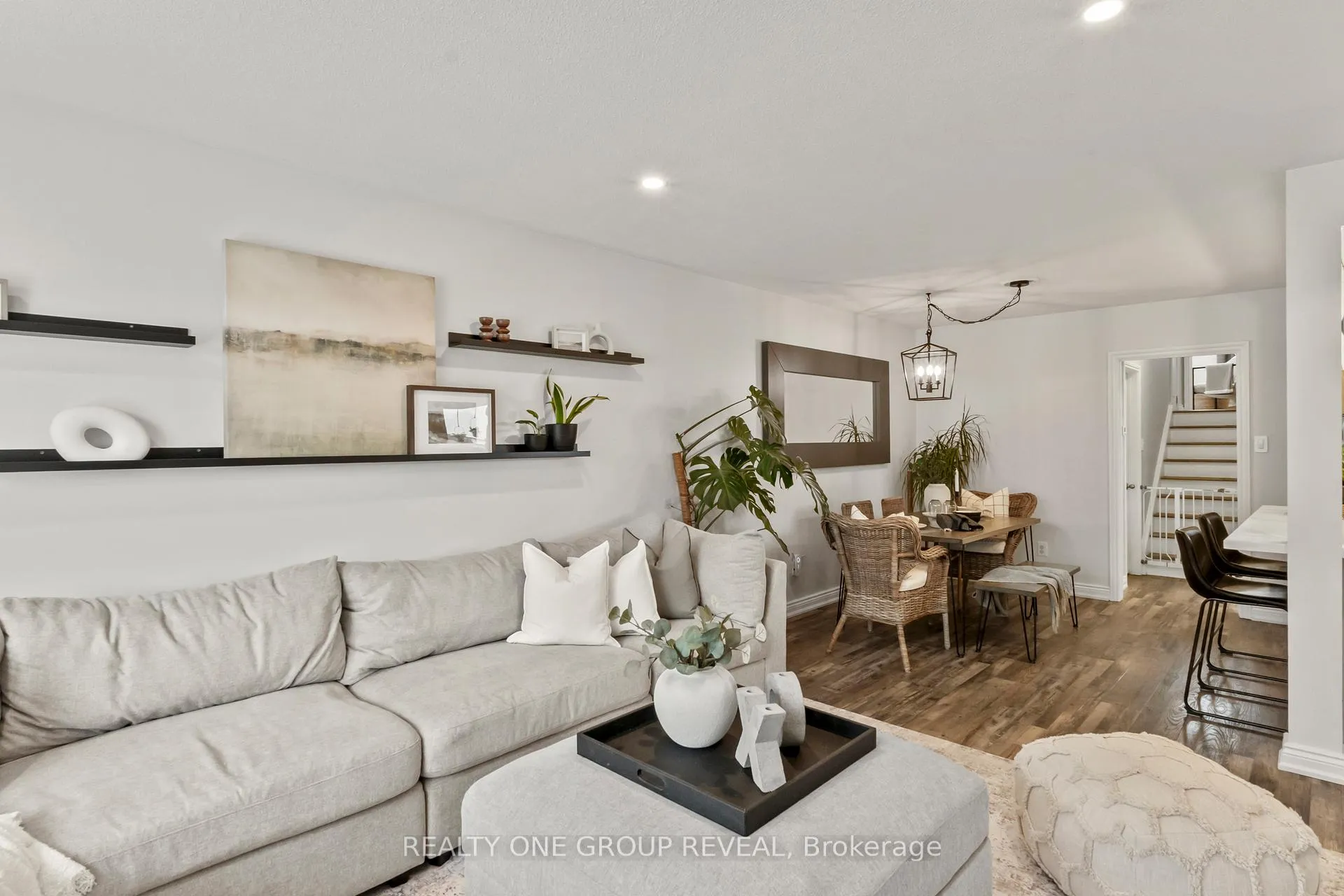 Photo 6 of 716 Kenora Avenue, Oshawa, Lakeview — HOMEH
