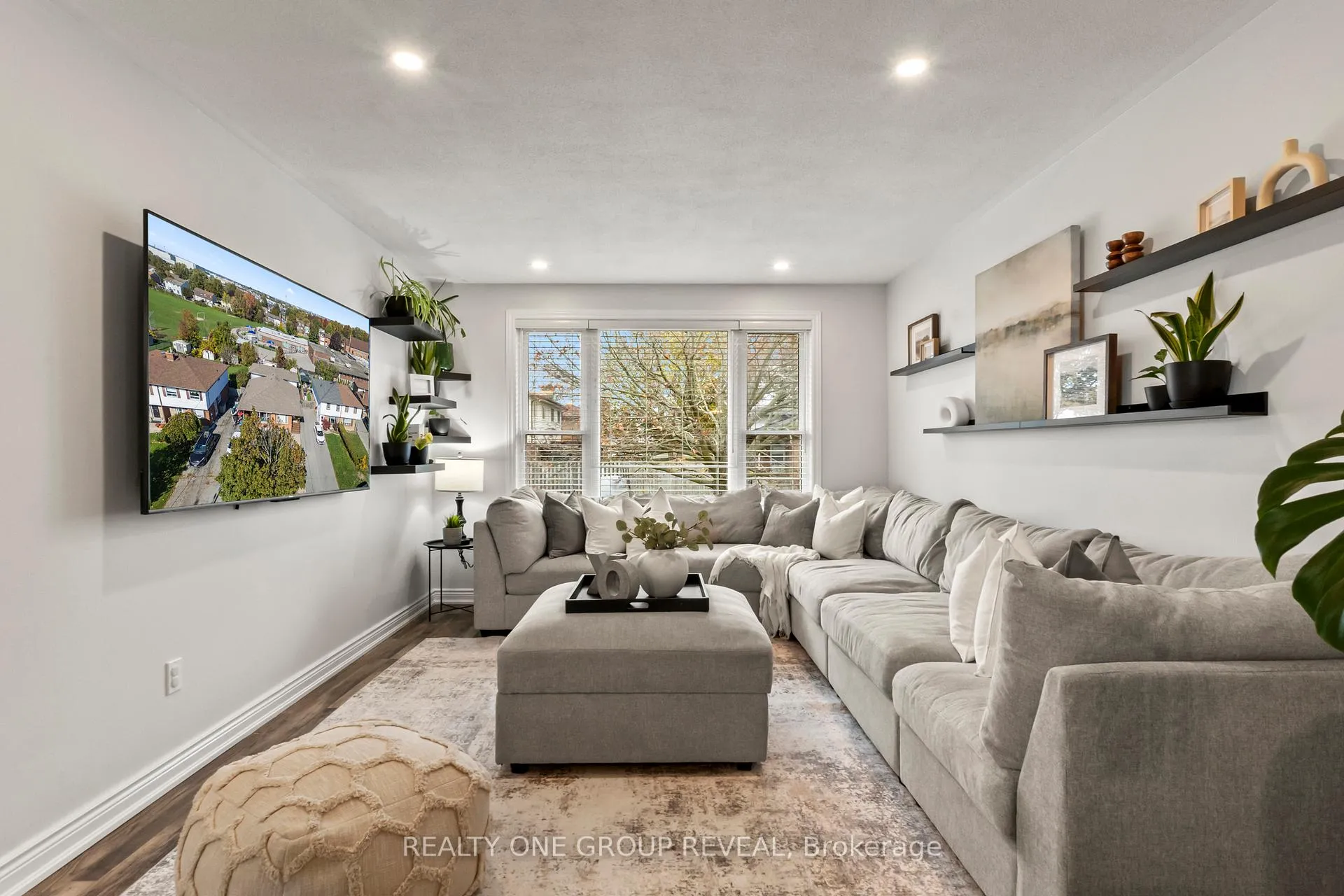 Photo 7 of 716 Kenora Avenue, Oshawa, Lakeview — HOMEH