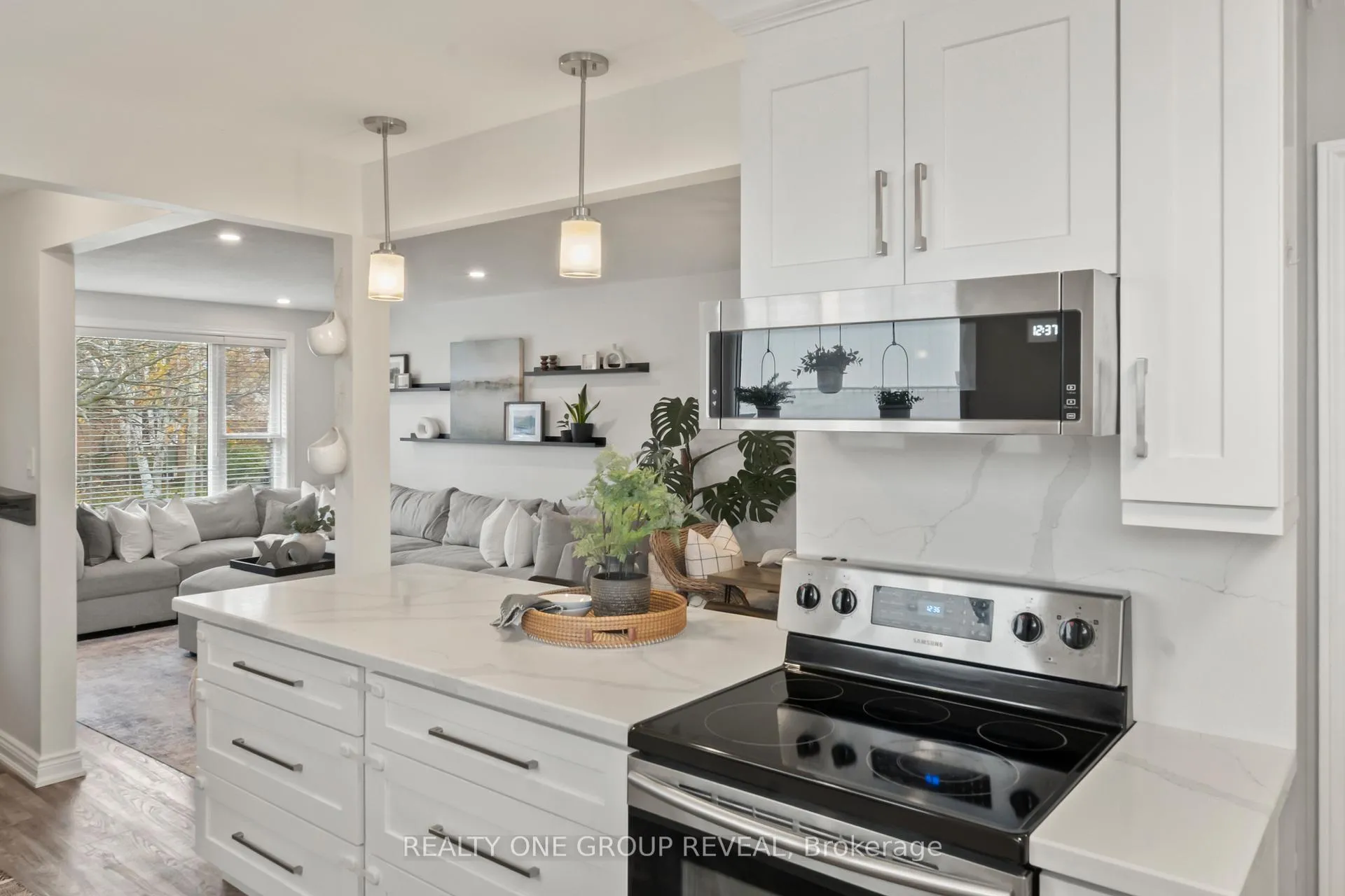 Photo 12 of 716 Kenora Avenue, Oshawa, Lakeview — HOMEH
