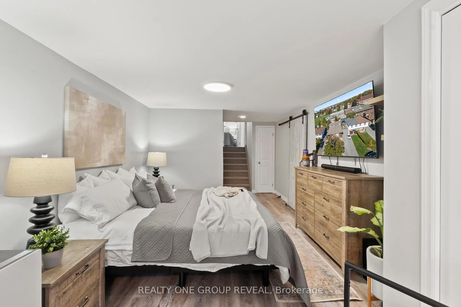 Photo 26 of 716 Kenora Avenue, Oshawa, Lakeview — HOMEH
