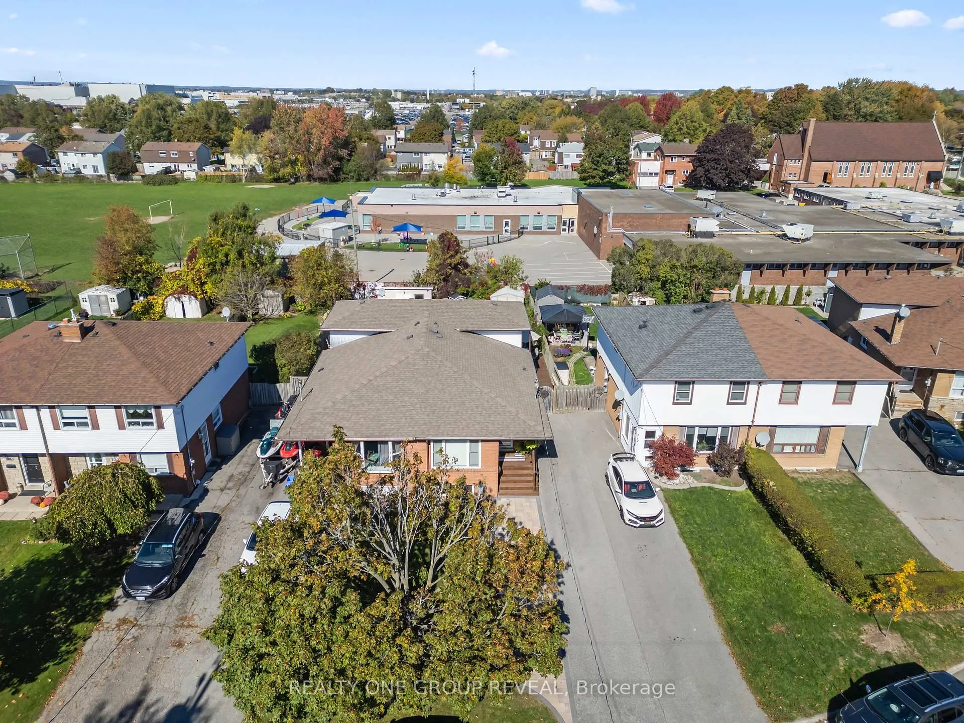 Photo 37 of 716 Kenora Avenue, Oshawa, Lakeview — HOMEH