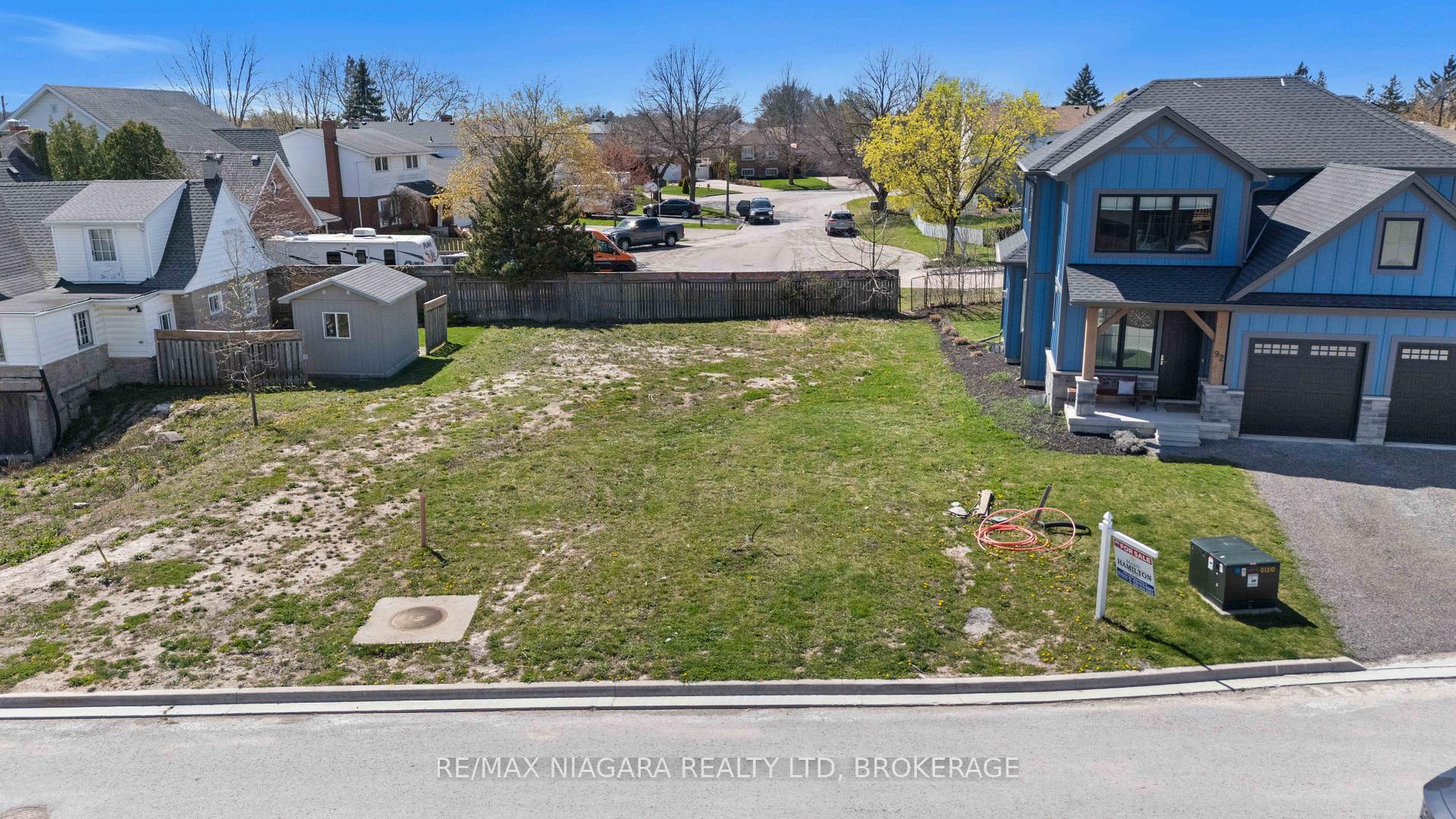 Photo 2 of 96 Ivy Crescent, Thorold, Confederation Heights — HOMEH