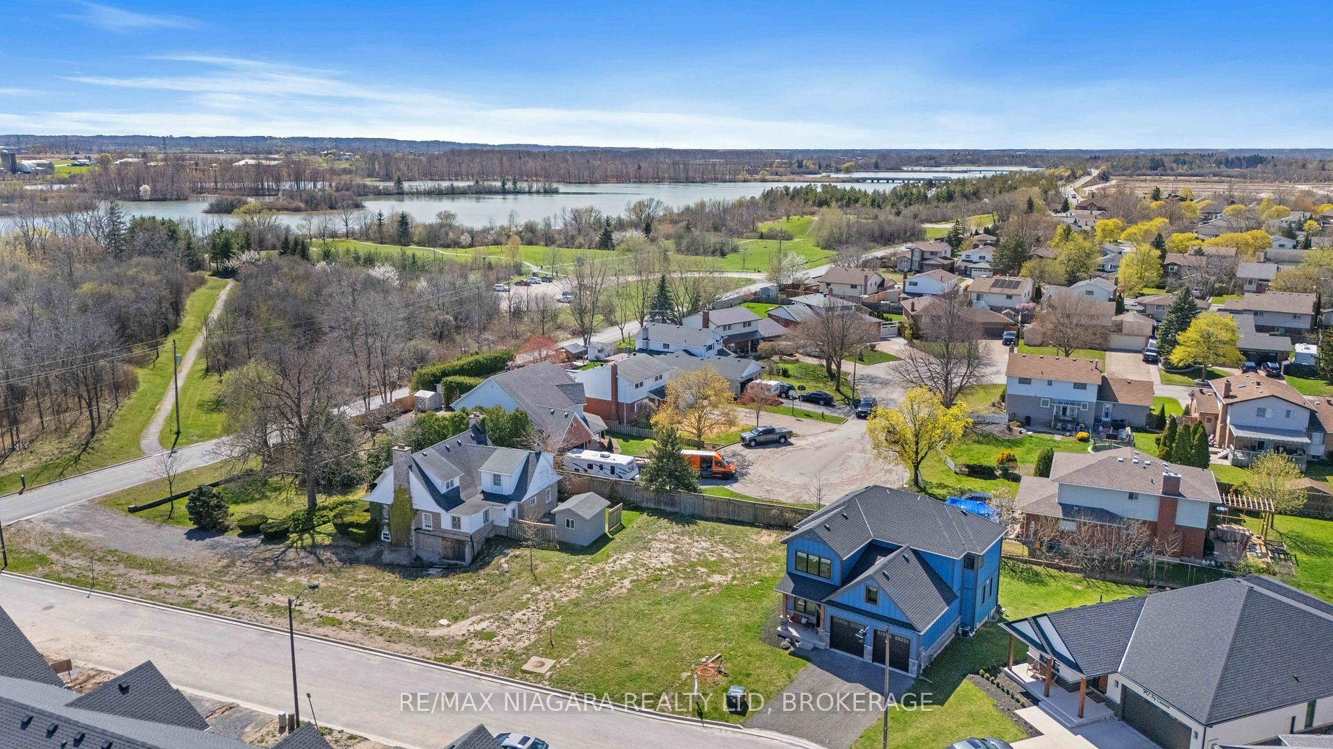 Photo 6 of 96 Ivy Crescent, Thorold, Confederation Heights — HOMEH