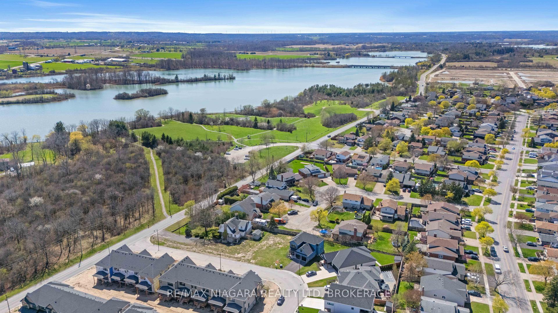 Photo 13 of 96 Ivy Crescent, Thorold, Confederation Heights — HOMEH
