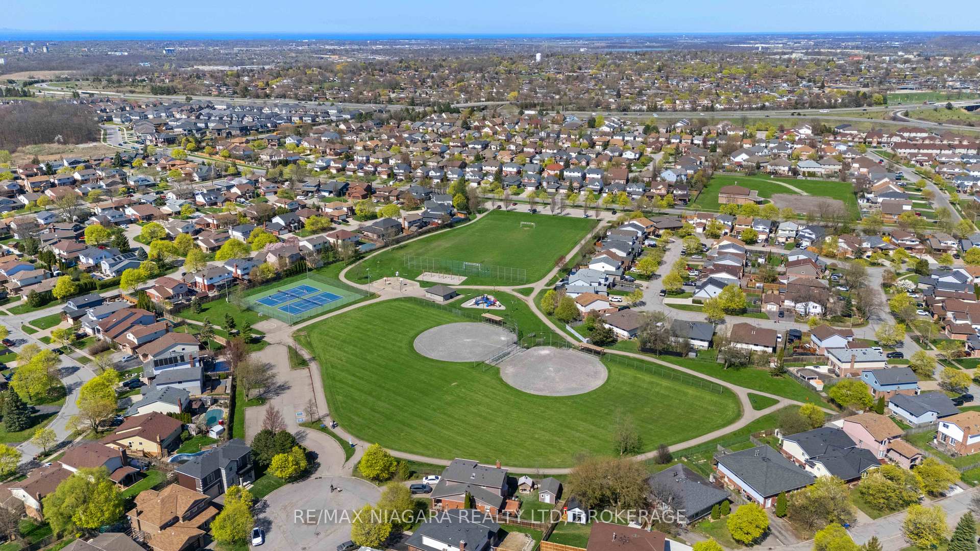 Photo 20 of 96 Ivy Crescent, Thorold, Confederation Heights — HOMEH