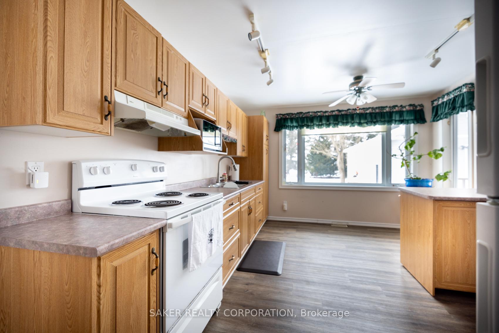 Photo 8 of 2617 Emerson Street, Strathroy-Caradoc, Mount Brydges — HOMEH