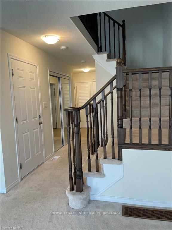 Photo 11 of 9 Esther Crescent, Thorold, Hurricane/Merrittville — HOMEH