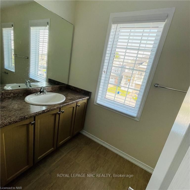 Photo 14 of 9 Esther Crescent, Thorold, Hurricane/Merrittville — HOMEH