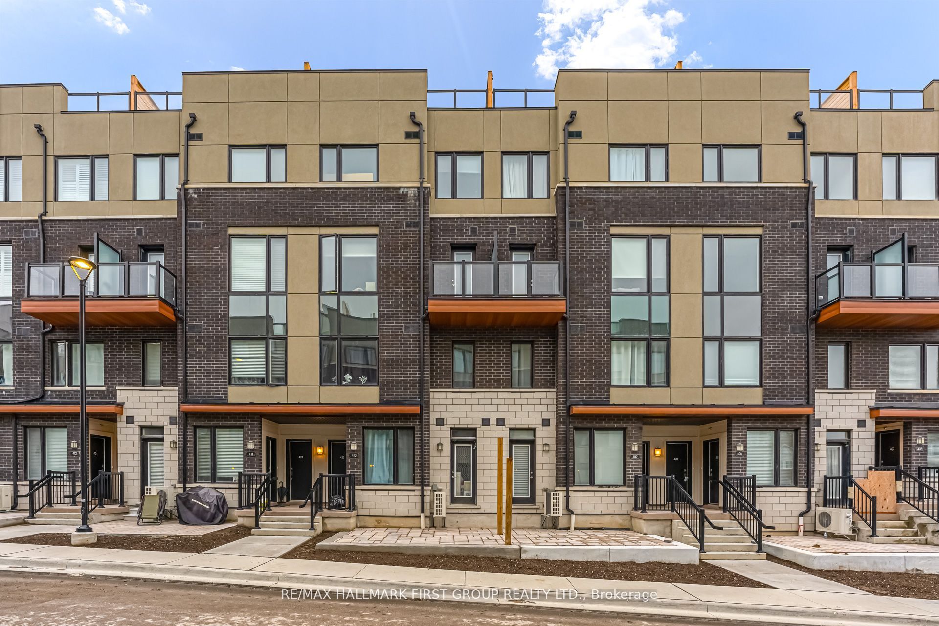 Photo 2 of Unit 415, 1555 Kingston Road, Pickering, Town Centre — HOMEH