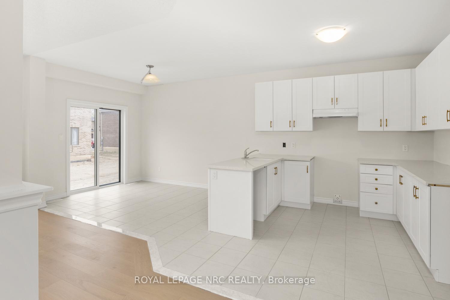 Photo 3 of 126 Palace Street, Thorold, Thorold Downtown — HOMEH