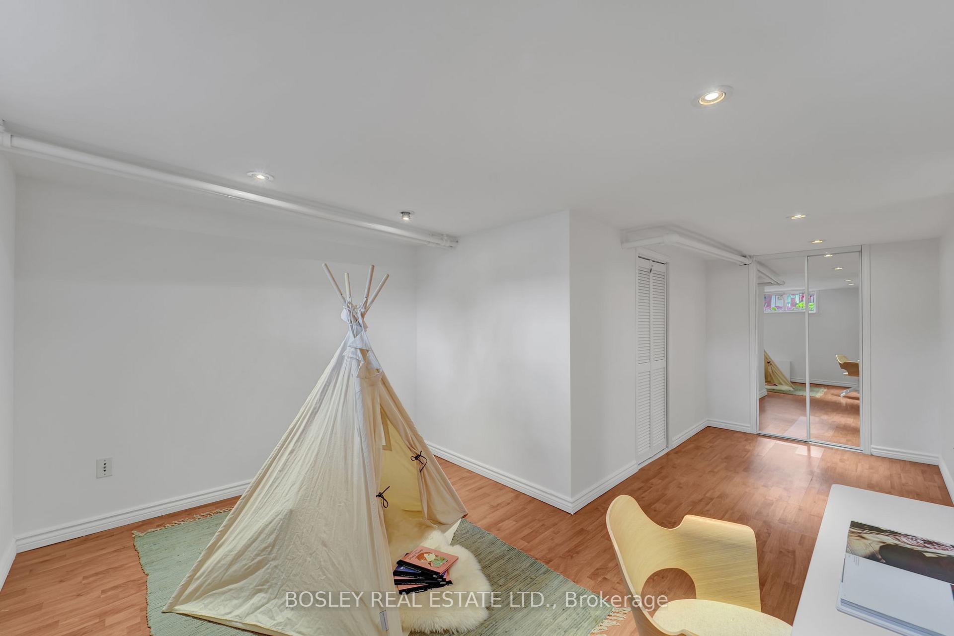 Photo 4 of 620 O'Connor Drive, Toronto, East York — HOMEH