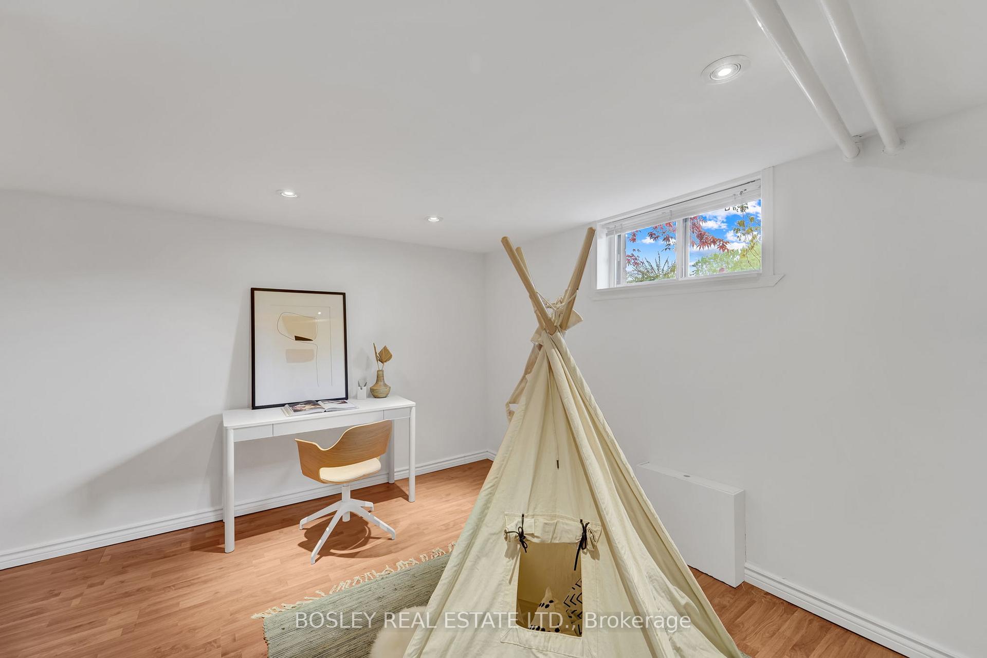 Photo 6 of 620 O'Connor Drive, Toronto, East York — HOMEH
