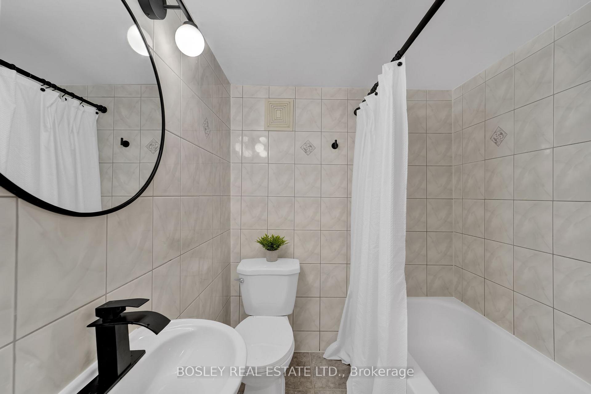 Photo 7 of 620 O'Connor Drive, Toronto, East York — HOMEH