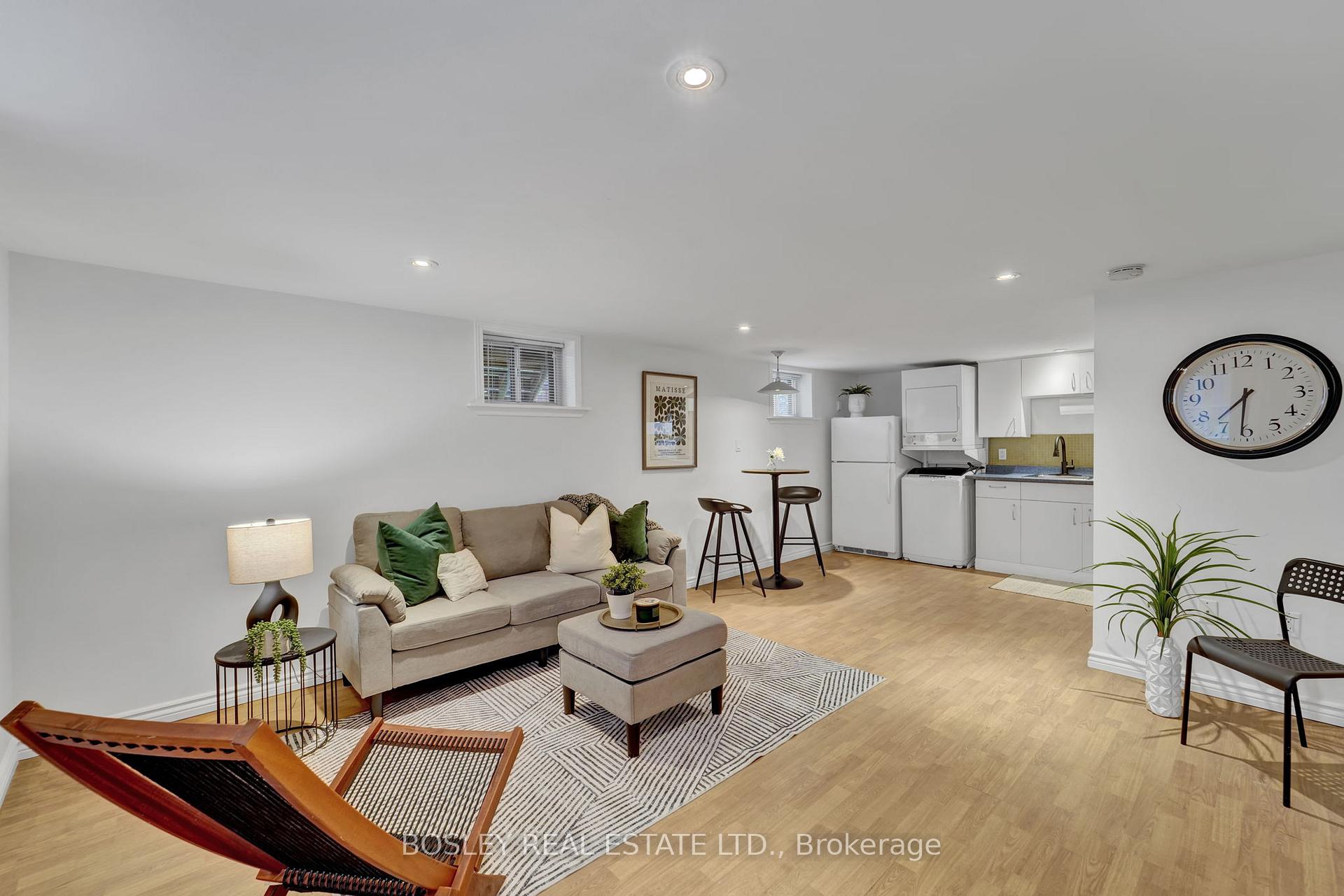 Photo 8 of 620 O'Connor Drive, Toronto, East York — HOMEH