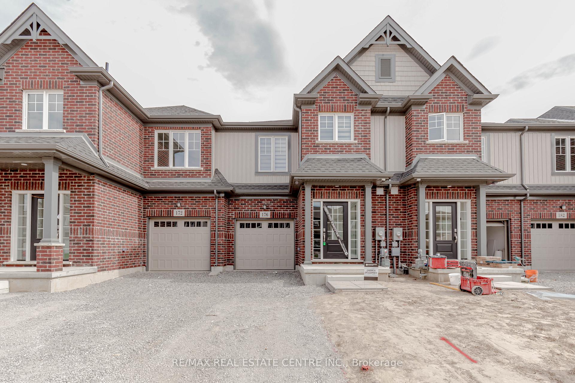 Front of 176 Bur oak Drive