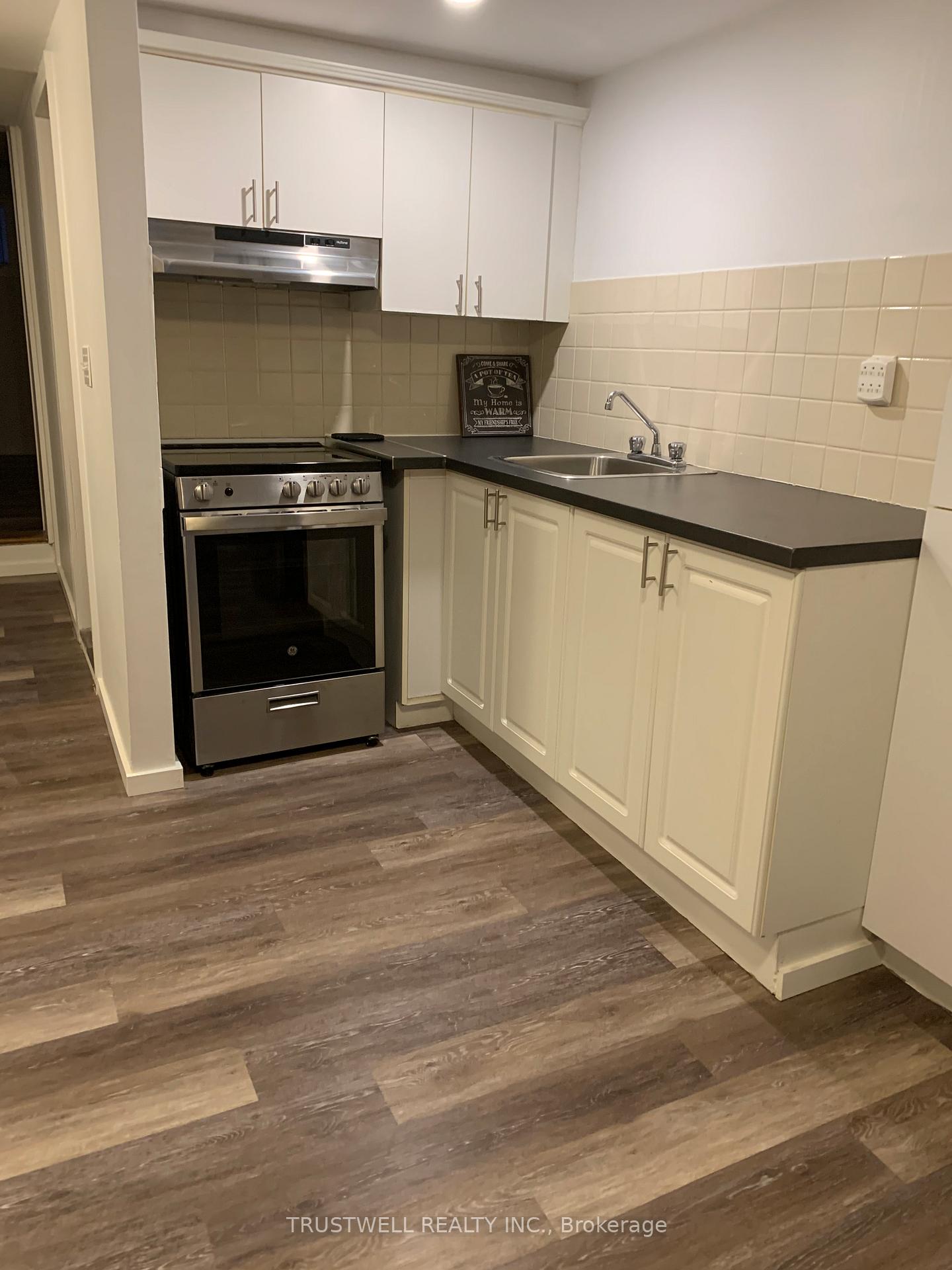 Photo 2 of 22 Amberley Drive, Scarborough, Wexford-Maryvale — HOMEH