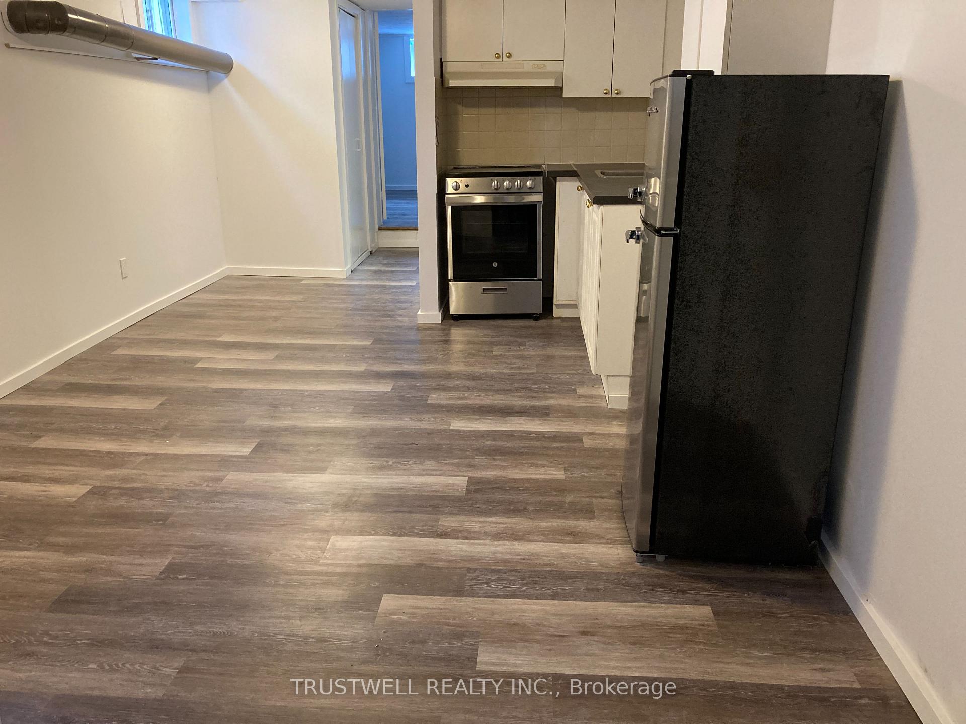 Photo 3 of 22 Amberley Drive, Scarborough, Wexford-Maryvale — HOMEH
