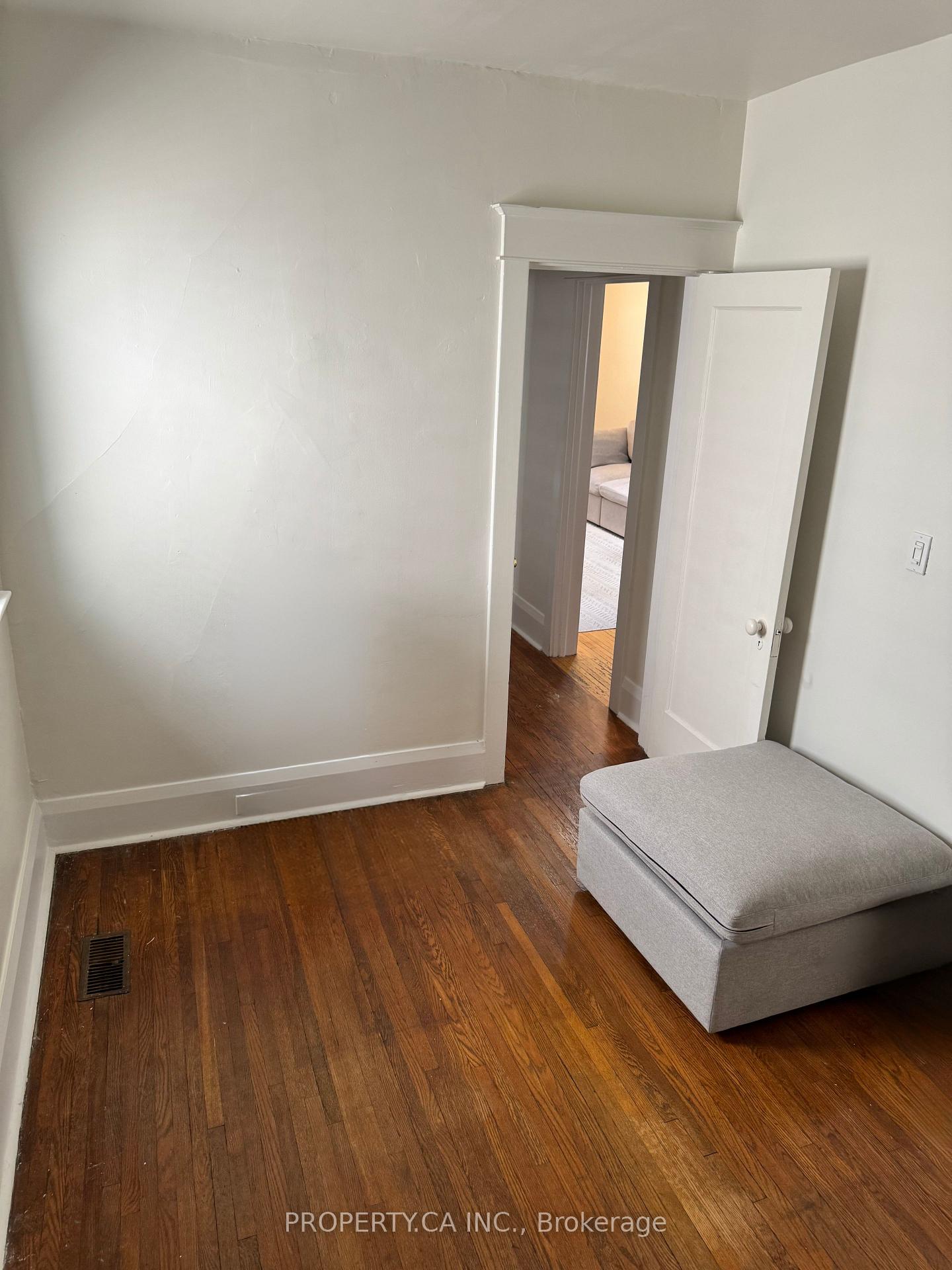 Photo 7 of 18 Westbrook Avenue, Toronto, Woodbine-Lumsden — HOMEH