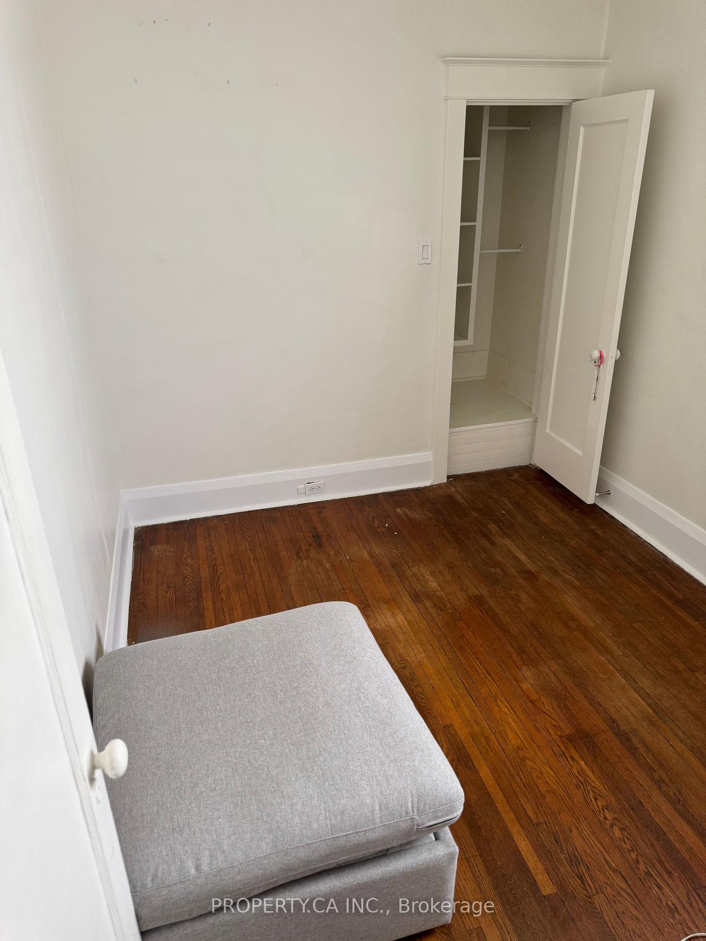 Photo 8 of 18 Westbrook Avenue, Toronto, Woodbine-Lumsden — HOMEH