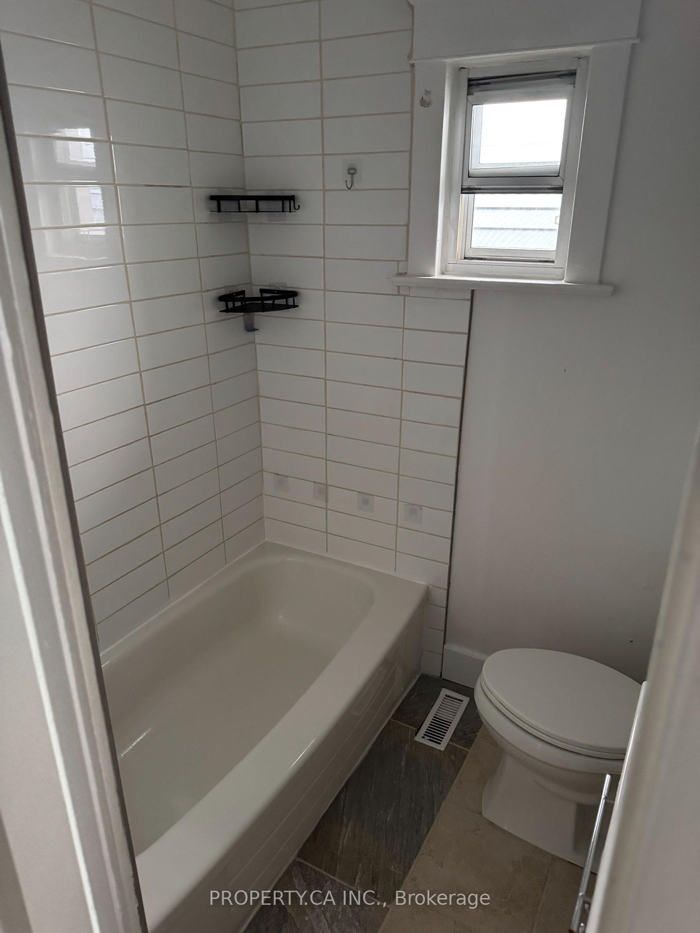 Photo 9 of 18 Westbrook Avenue, Toronto, Woodbine-Lumsden — HOMEH