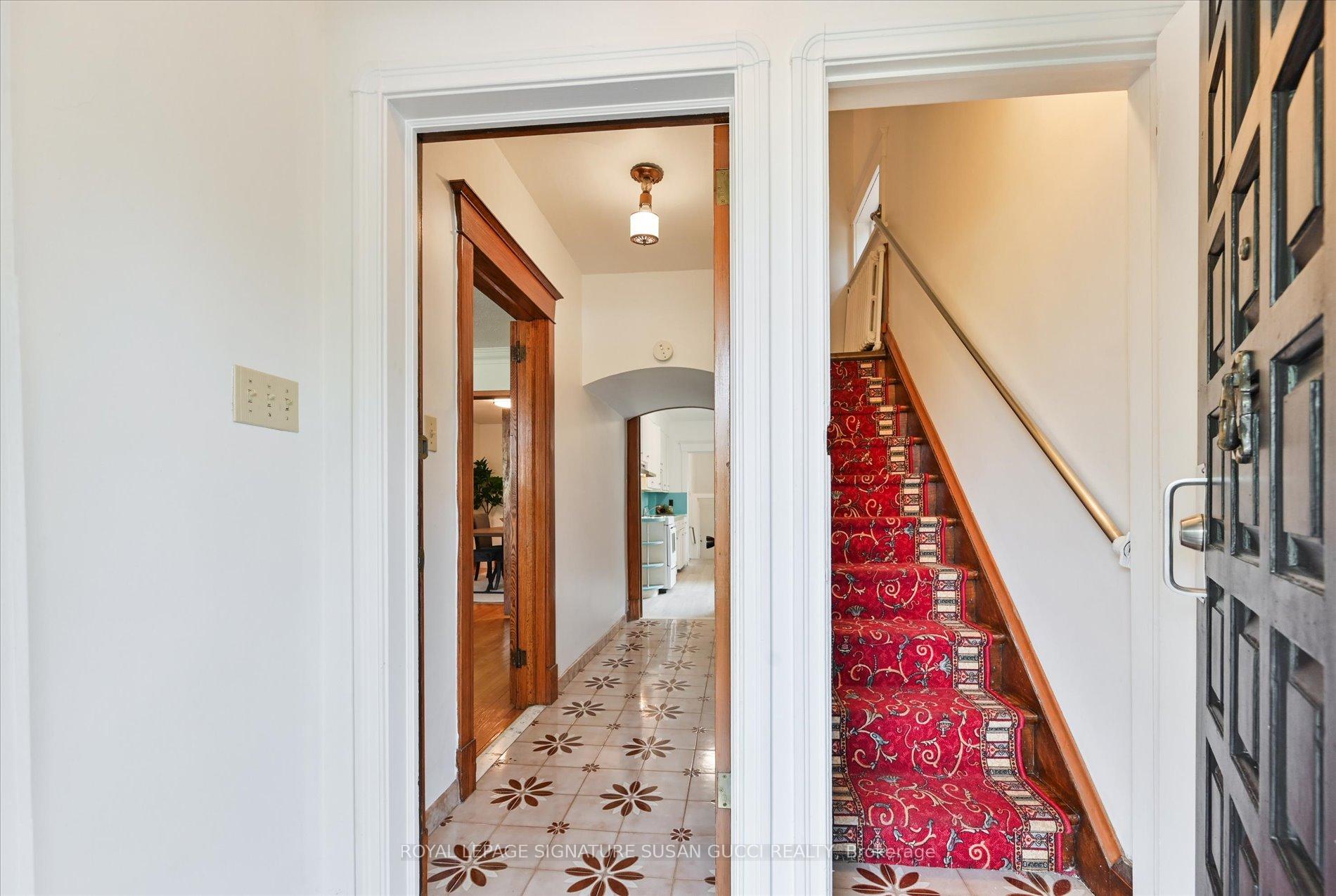 Photo 4 of 790 Coxwell Avenue, Toronto, Danforth Village-East York — HOMEH