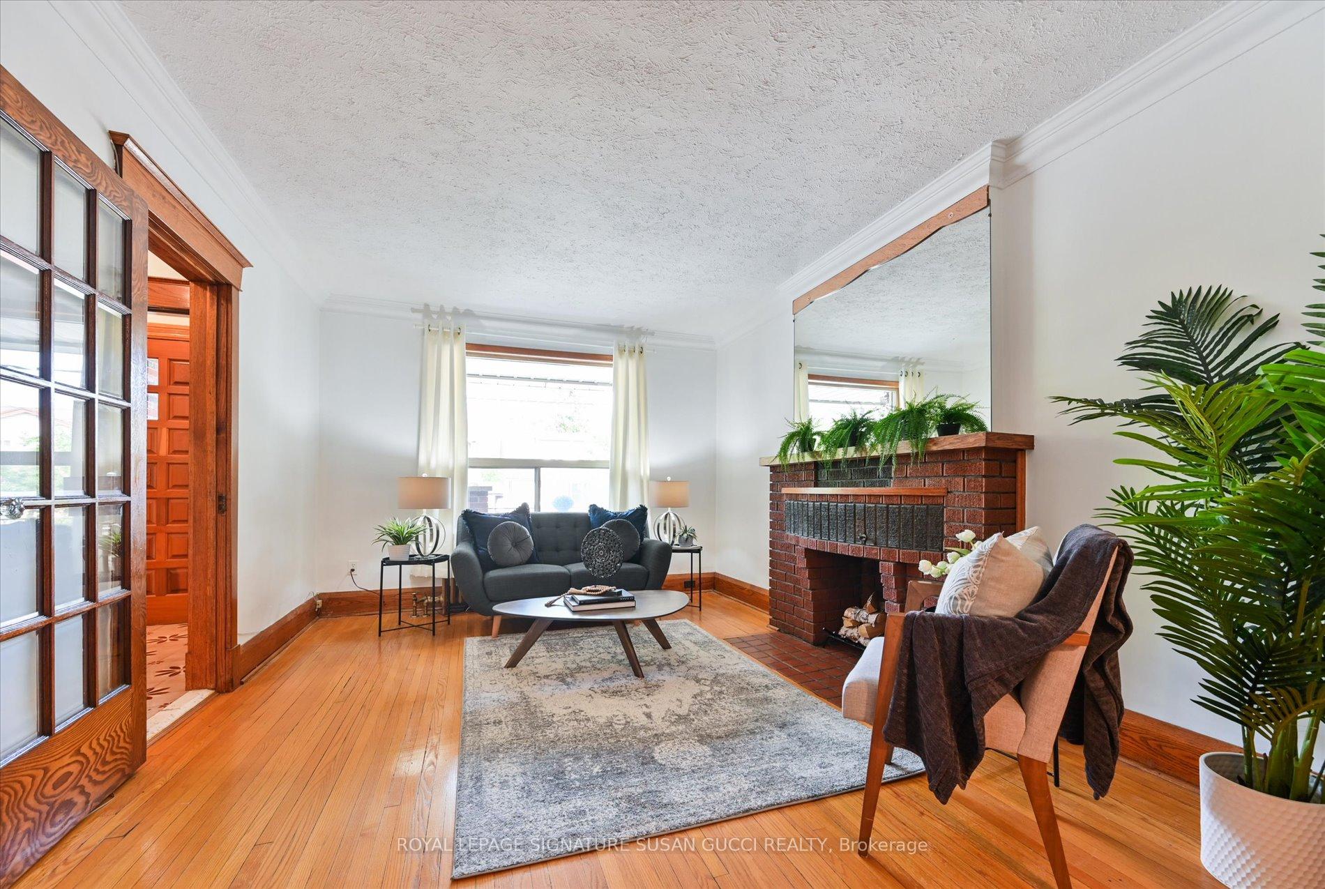 Photo 6 of 790 Coxwell Avenue, Toronto, Danforth Village-East York — HOMEH