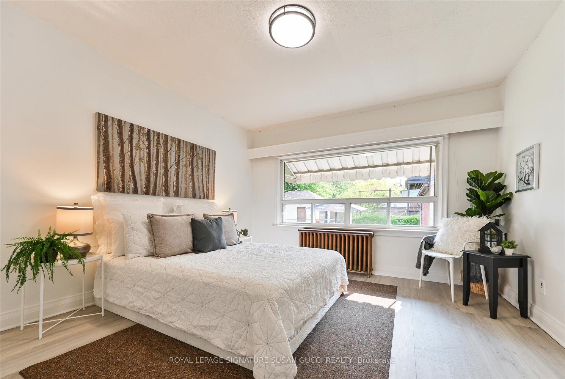 Photo 11 of 790 Coxwell Avenue, Toronto, Danforth Village-East York — HOMEH