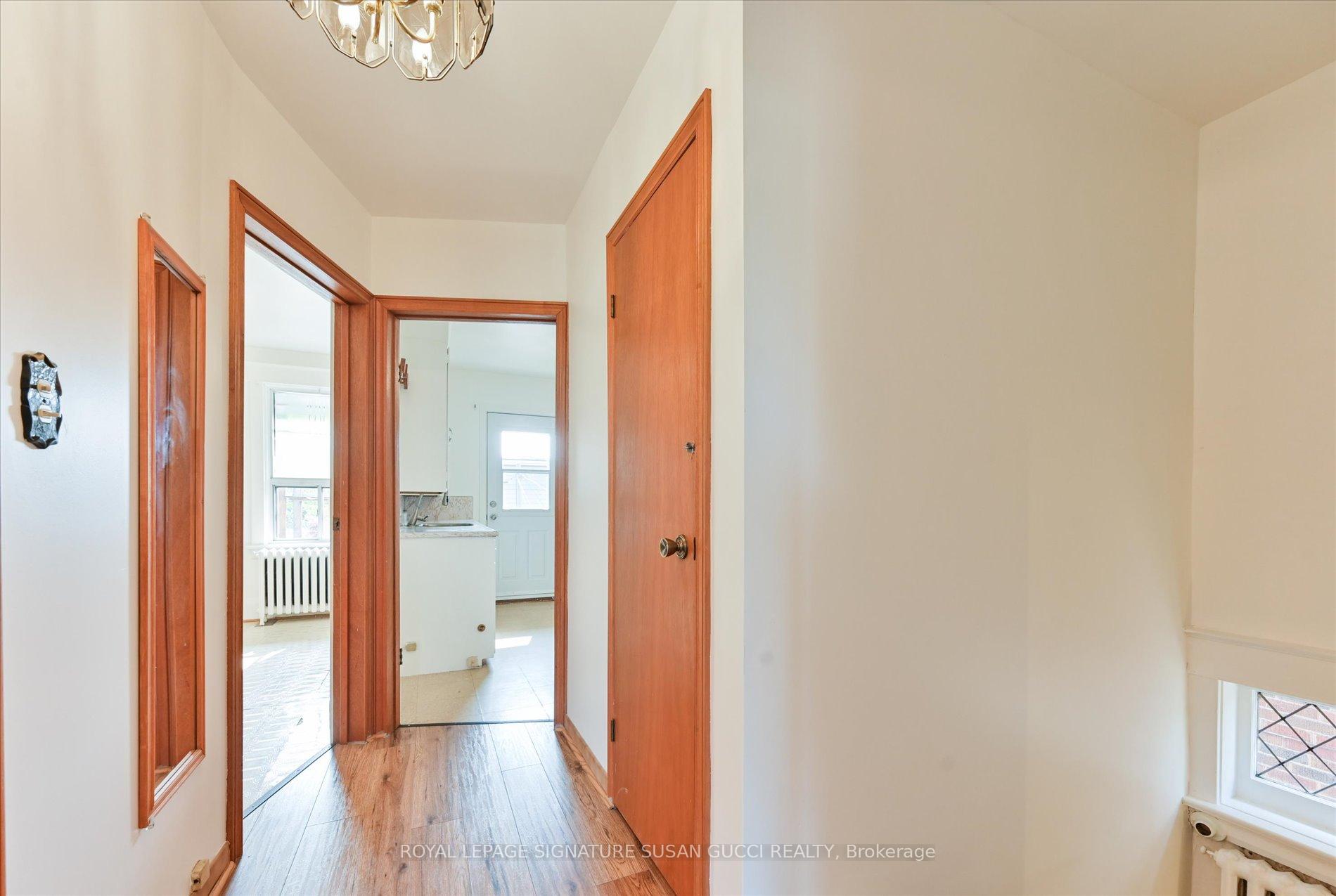 Photo 15 of 790 Coxwell Avenue, Toronto, Danforth Village-East York — HOMEH