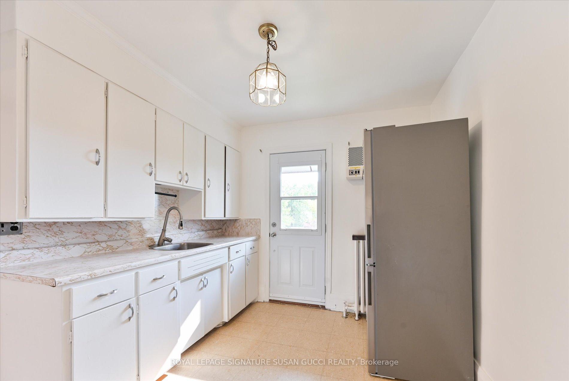Photo 16 of 790 Coxwell Avenue, Toronto, Danforth Village-East York — HOMEH