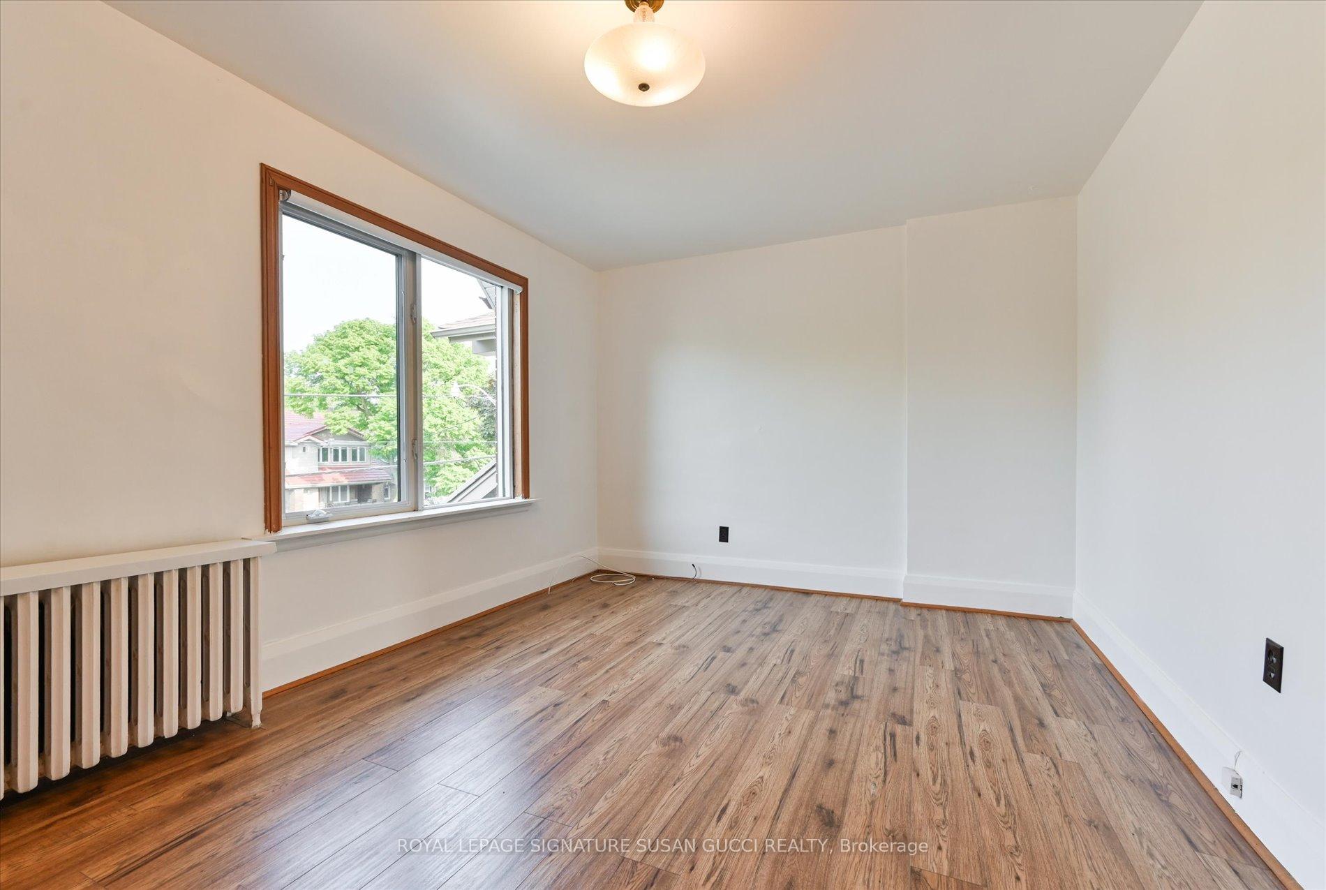 Photo 19 of 790 Coxwell Avenue, Toronto, Danforth Village-East York — HOMEH