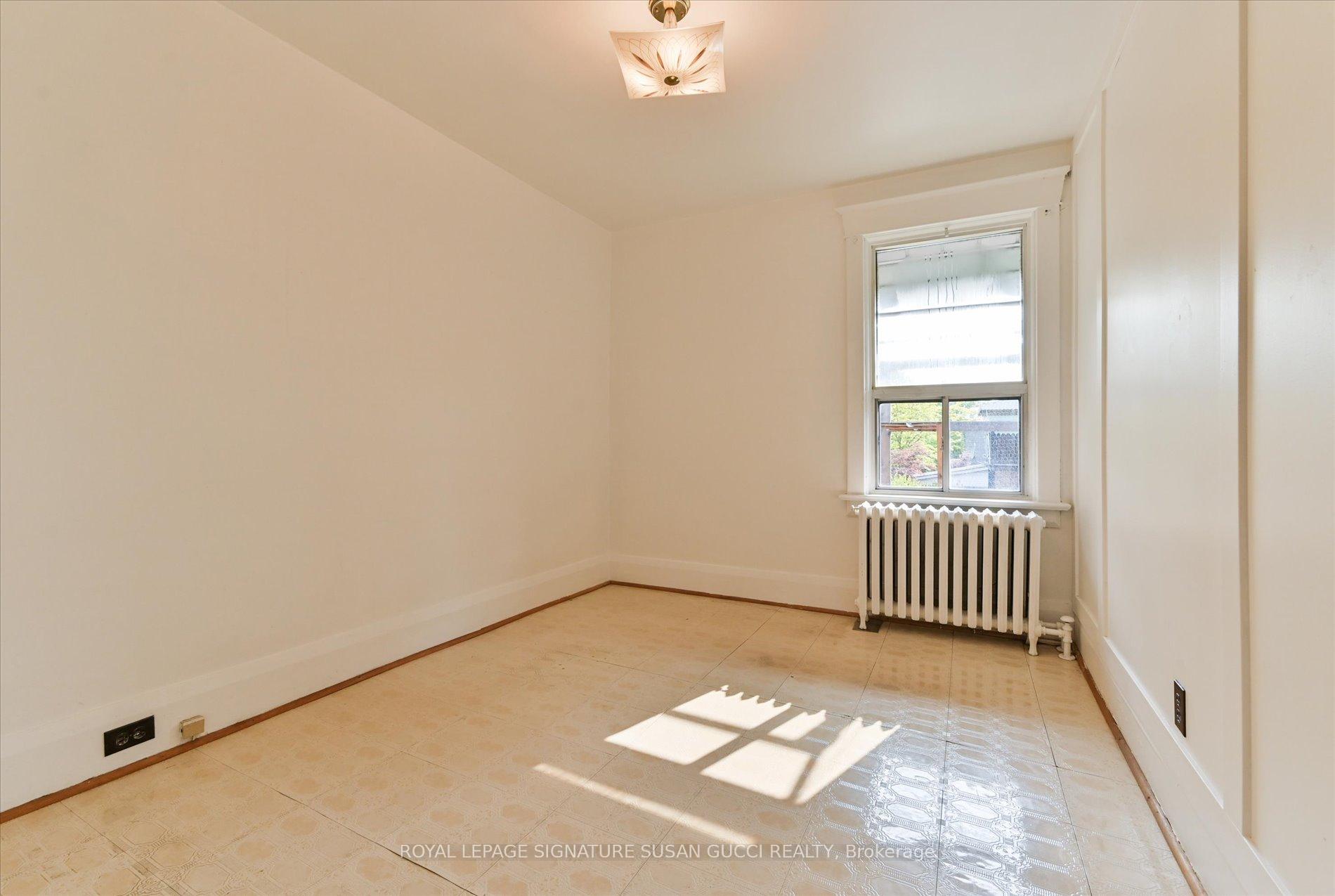 Photo 21 of 790 Coxwell Avenue, Toronto, Danforth Village-East York — HOMEH