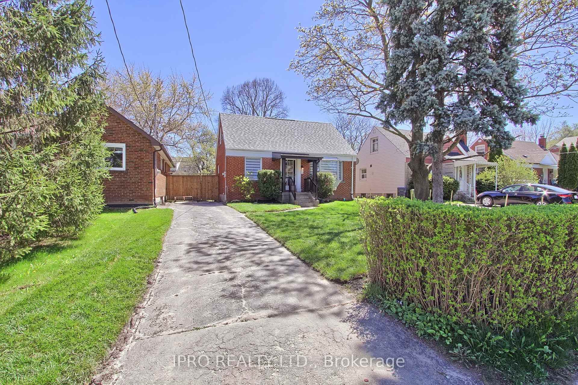 Photo 3 of 165 Ellesmere Road, Scarborough, Wexford-Maryvale — HOMEH