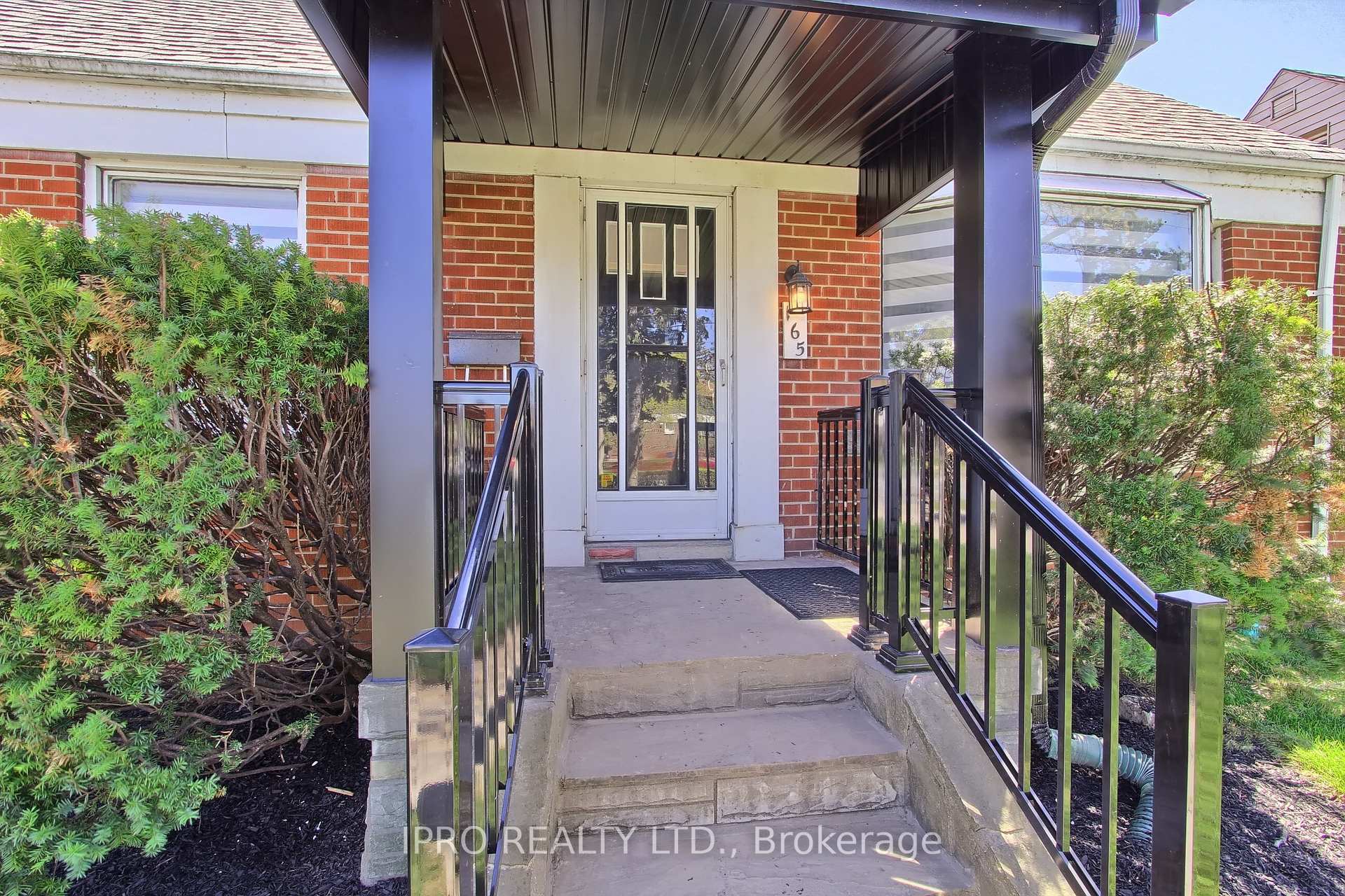 Photo 4 of 165 Ellesmere Road, Scarborough, Wexford-Maryvale — HOMEH