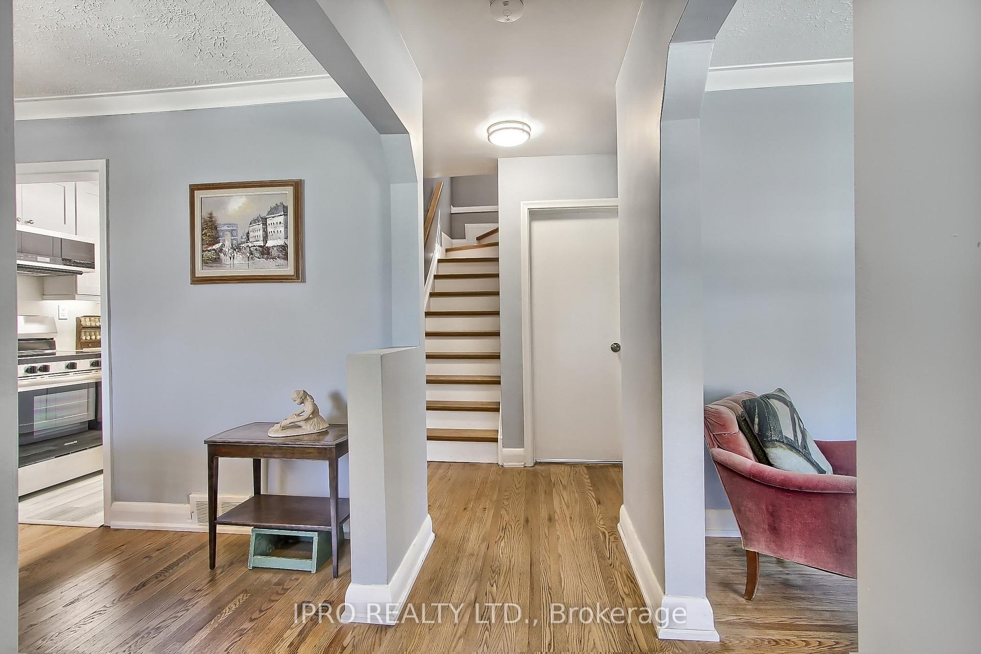 Photo 6 of 165 Ellesmere Road, Scarborough, Wexford-Maryvale — HOMEH