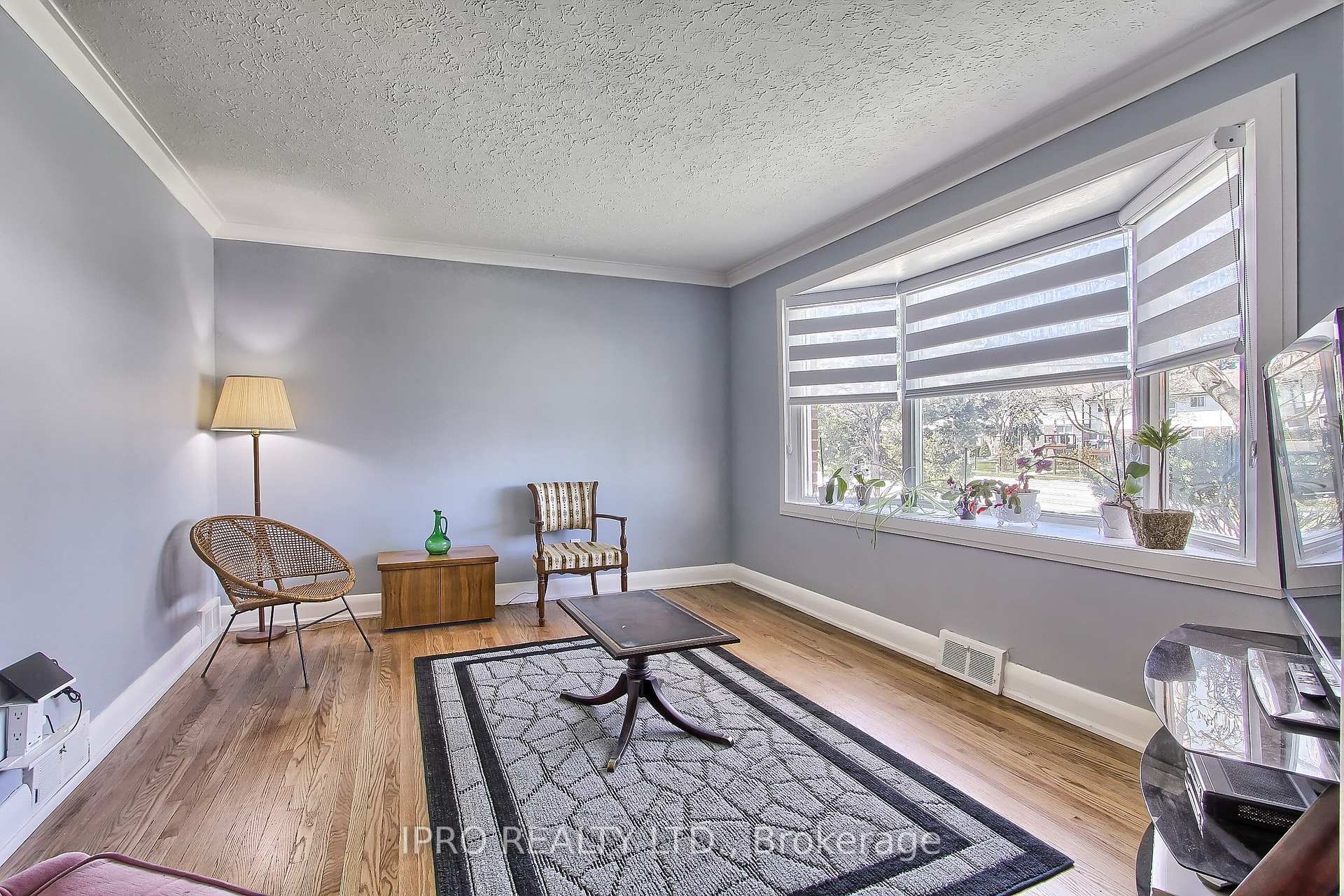 Photo 7 of 165 Ellesmere Road, Scarborough, Wexford-Maryvale — HOMEH