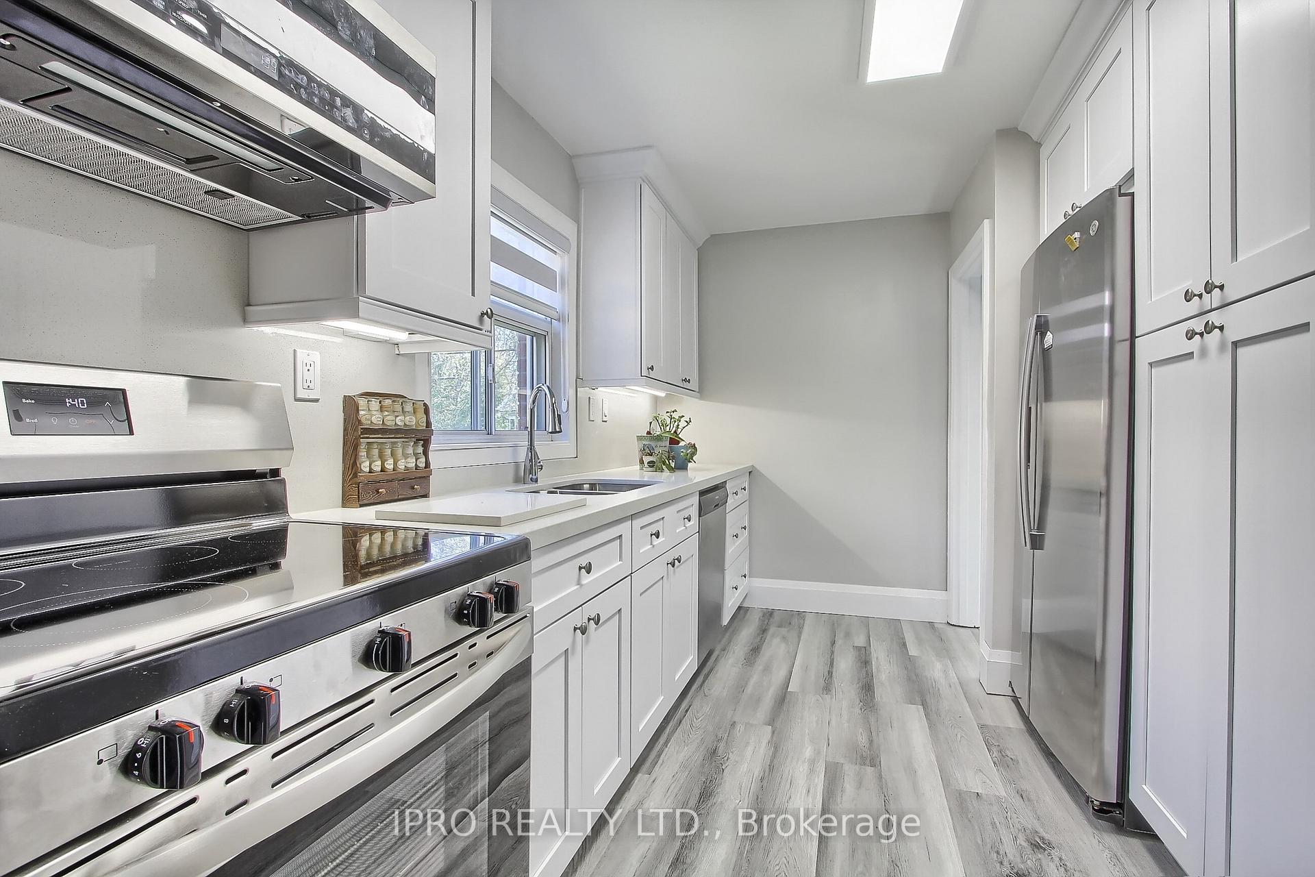 Photo 12 of 165 Ellesmere Road, Scarborough, Wexford-Maryvale — HOMEH