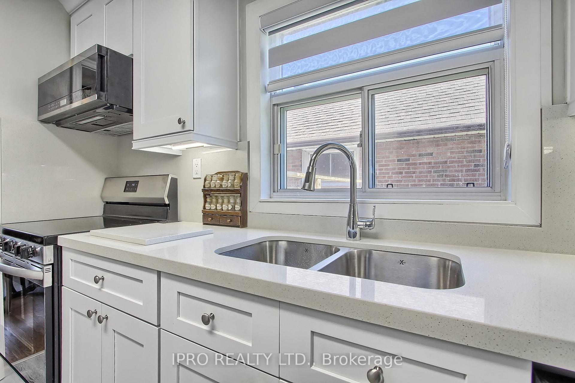 Photo 14 of 165 Ellesmere Road, Scarborough, Wexford-Maryvale — HOMEH