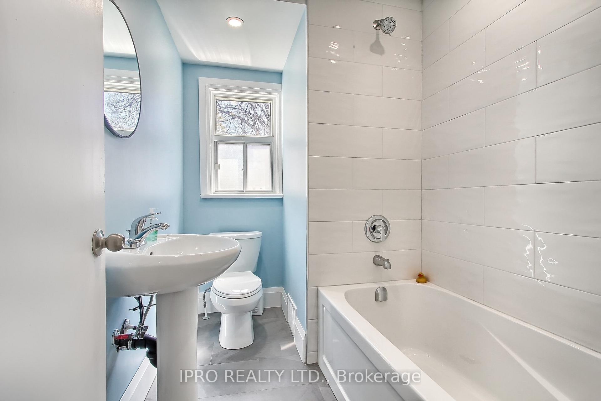 Photo 22 of 165 Ellesmere Road, Scarborough, Wexford-Maryvale — HOMEH
